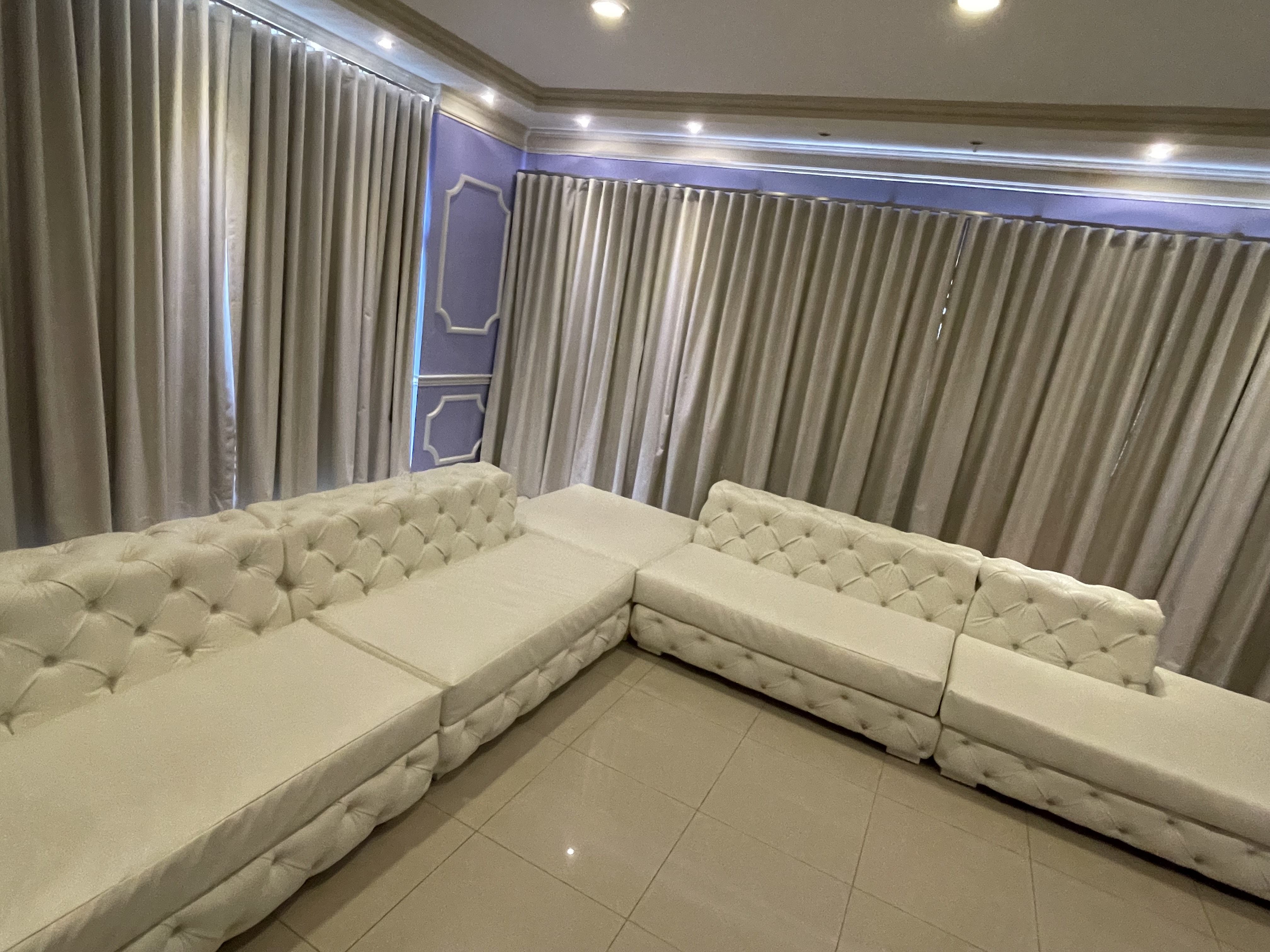 muebles y colchones - Mueble en tacto piel italiano blanco. 6