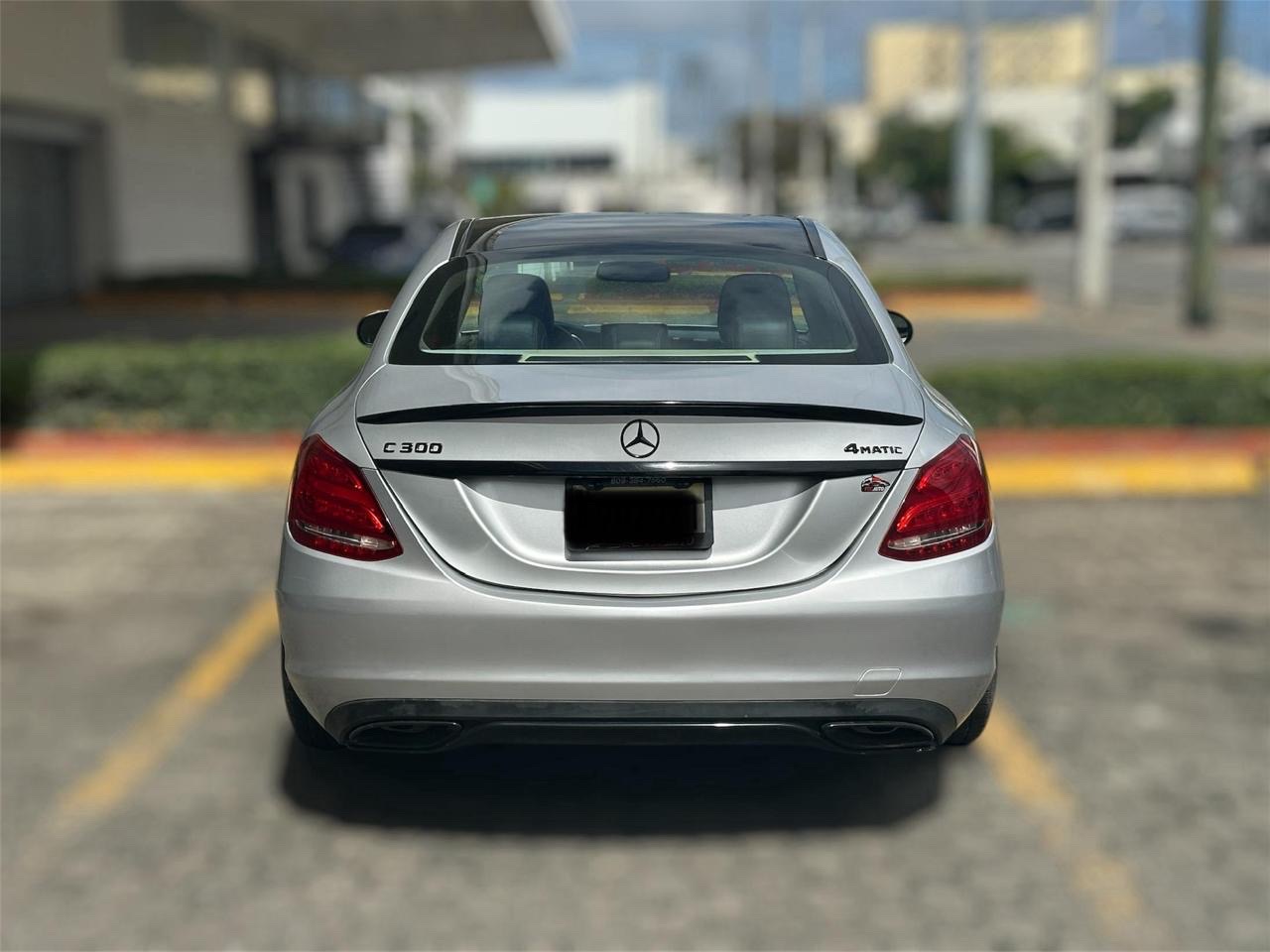 carros - Mercedes Benz C300 2015 AMG en buenas condiciones 4