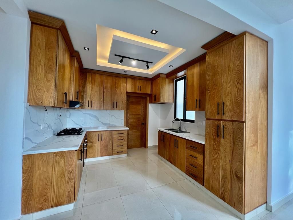 casas - CASA EN VENTA EN SANTIAGO DE LOS CABALLEROS EN RESIDENCIAL CERRADO  3