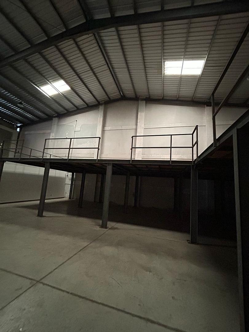 oficinas y locales comerciales - Alquilo Nave industrial  3