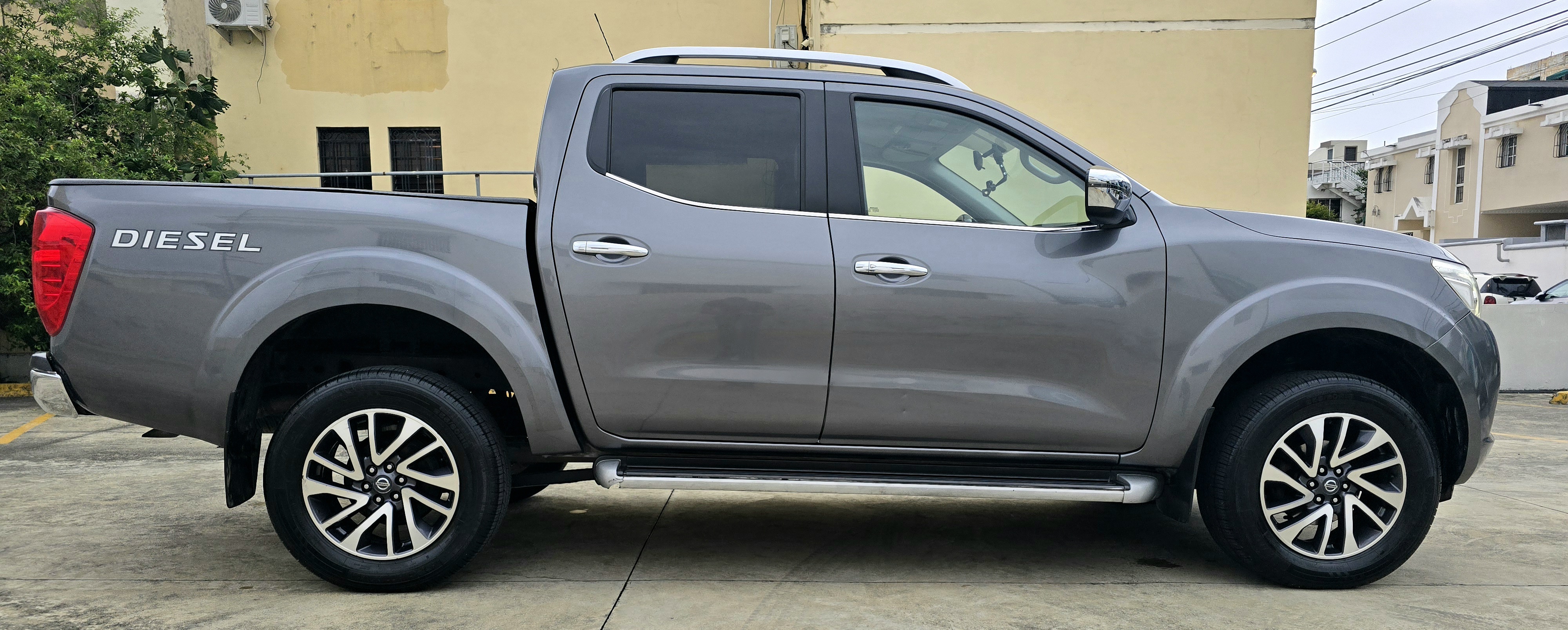 jeepetas y camionetas - Nissan Frontier NP300 4x4 Automática 2016 2