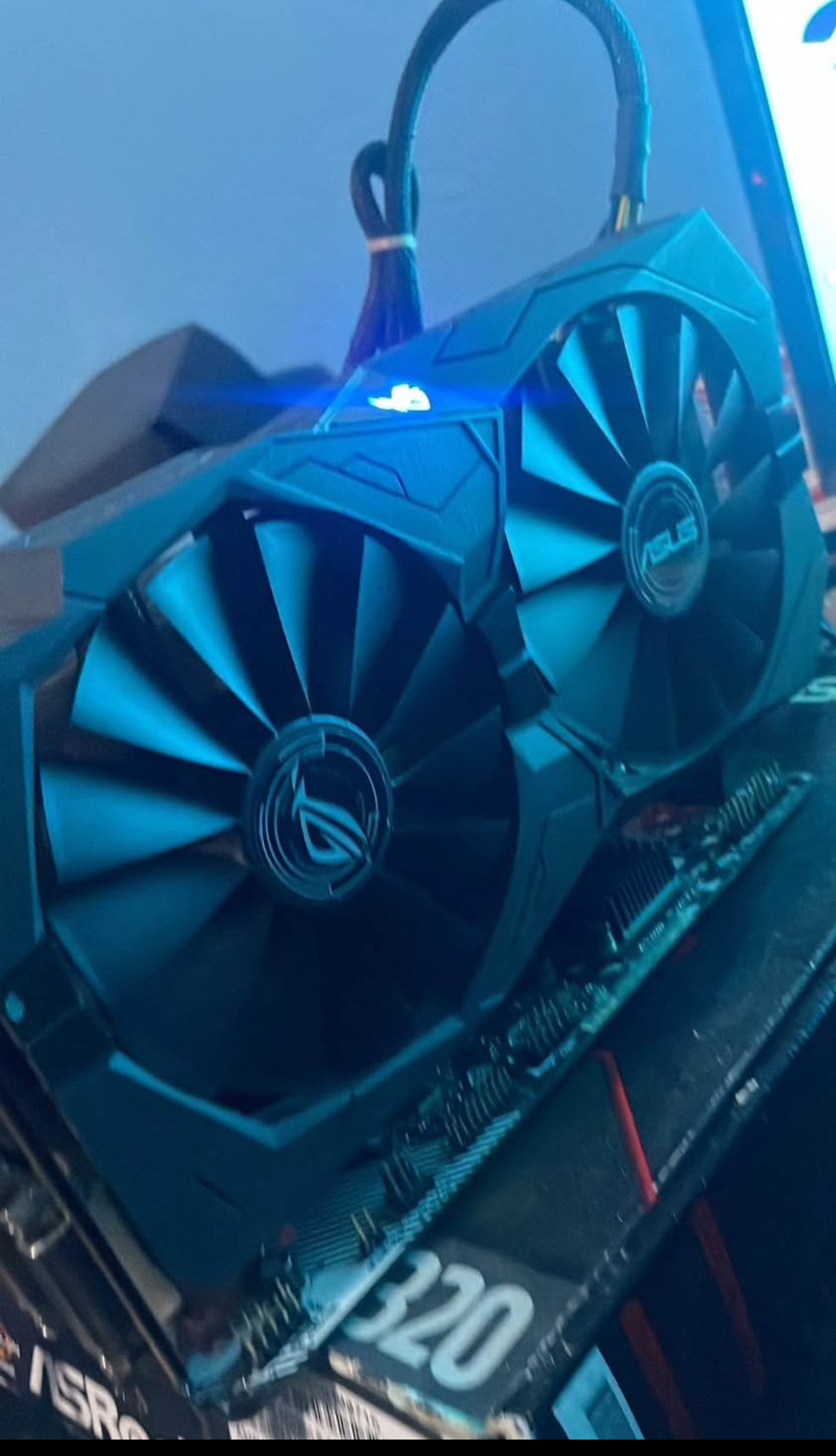 computadoras y laptops - Tarjeta gráfica Asus rog strix
Gtx 1050 ti 4gb 0