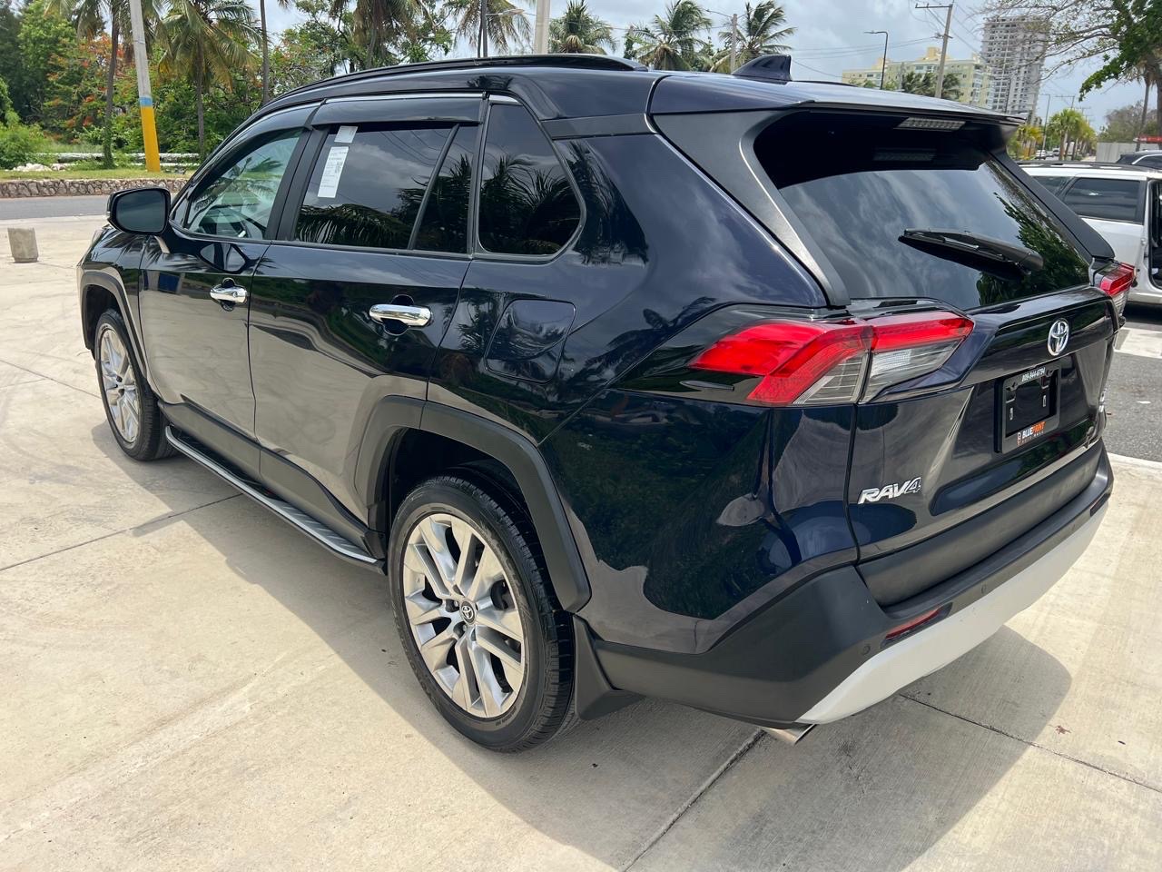 jeepetas y camionetas - TOYOTA RAV4 XLE PREMIUM 2021 4X4 LA MÁS FULL! RECIÉN IMPORTADA AMERICANA! NUEVAA 5