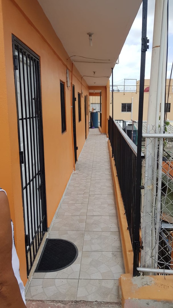 oficinas y locales comerciales - Edificio de uso mixto en Villa Consuelo  3