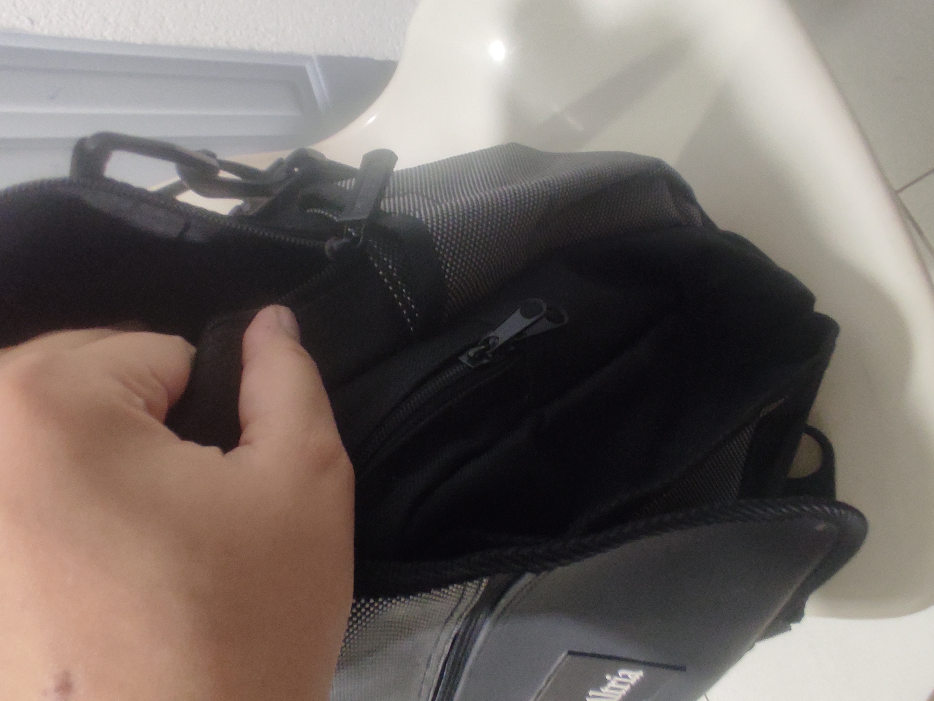 carteras y maletas - Bulto robusto para laptop grande  + 11 bolsillos (NEGOCIABLE) 0