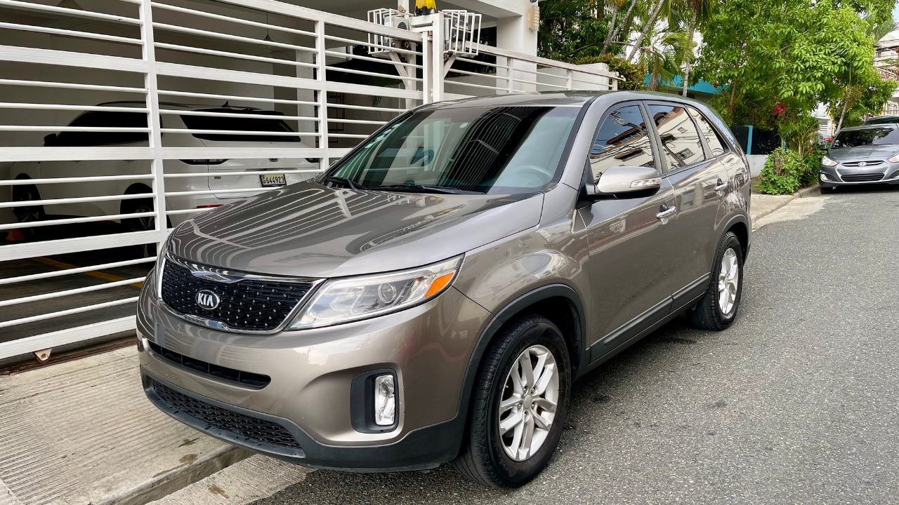 jeepetas y camionetas - KIA SORENTO LX 2014