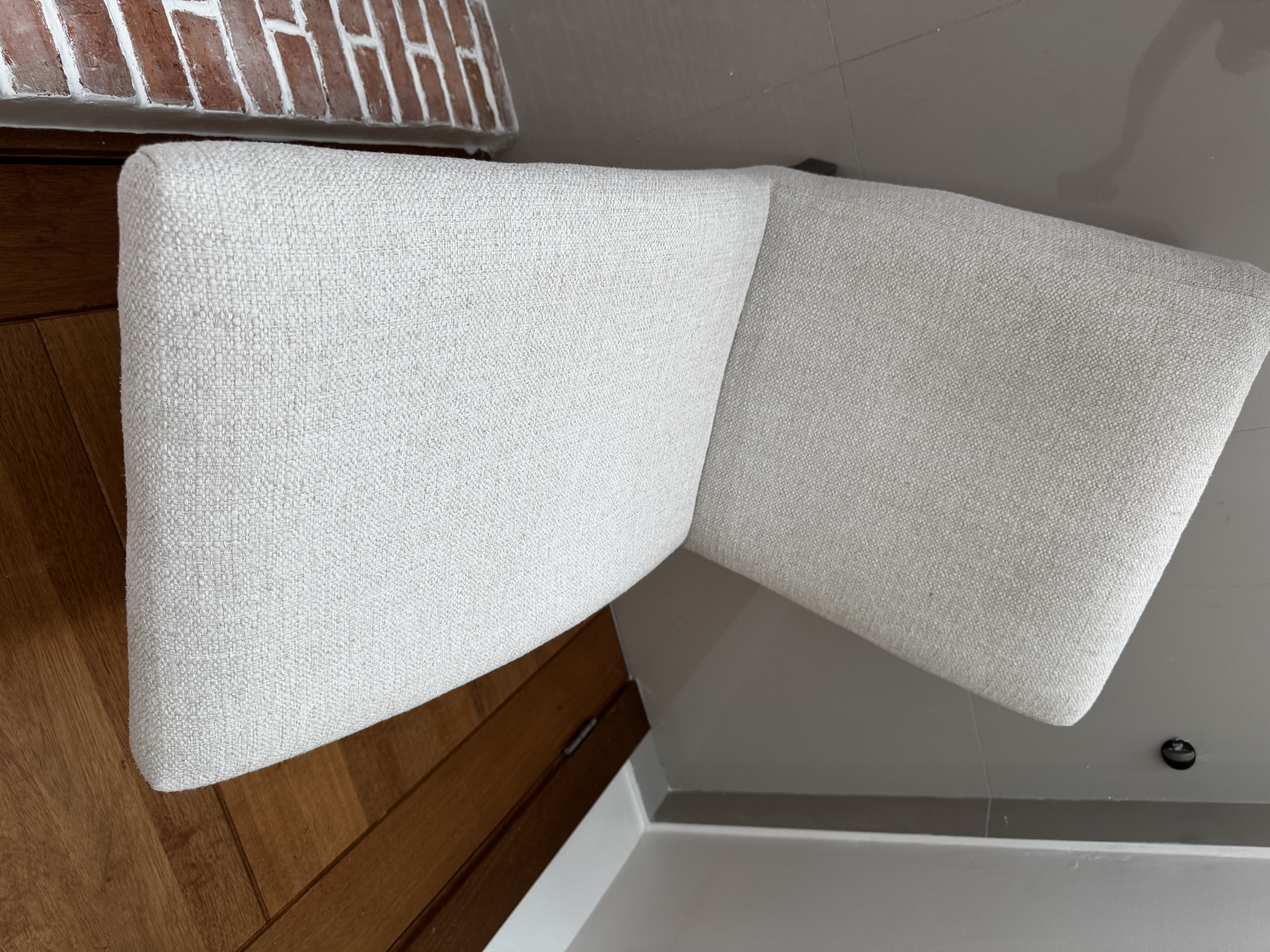 muebles y colchones - Elegantes sillas de comedor - tela beige y madera 3