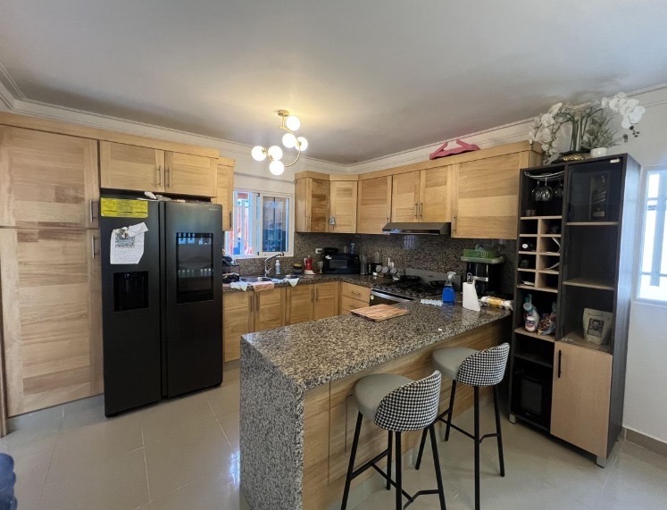 casas - venta de casa con jacuzzi en la autopista de san isidro Santo Domingo este  4