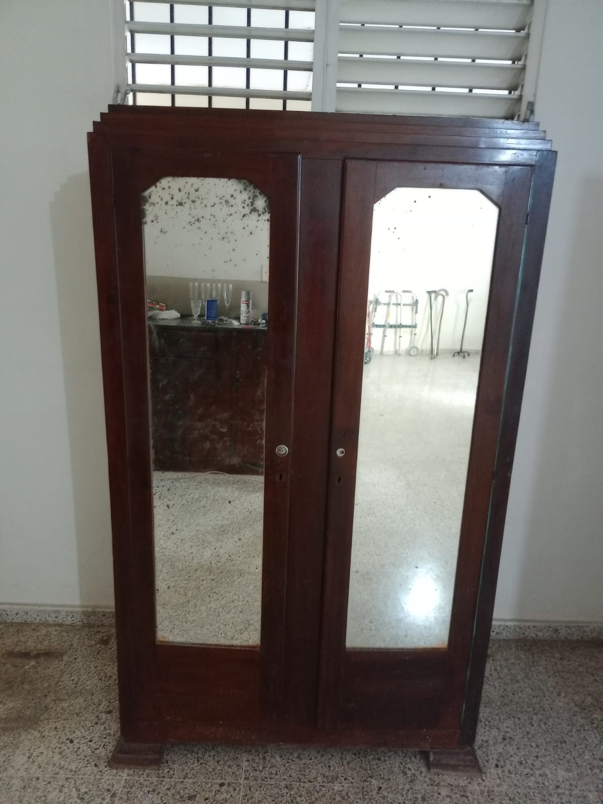 muebles y colchones - CLOSET DE CAOBA CENTENARIA