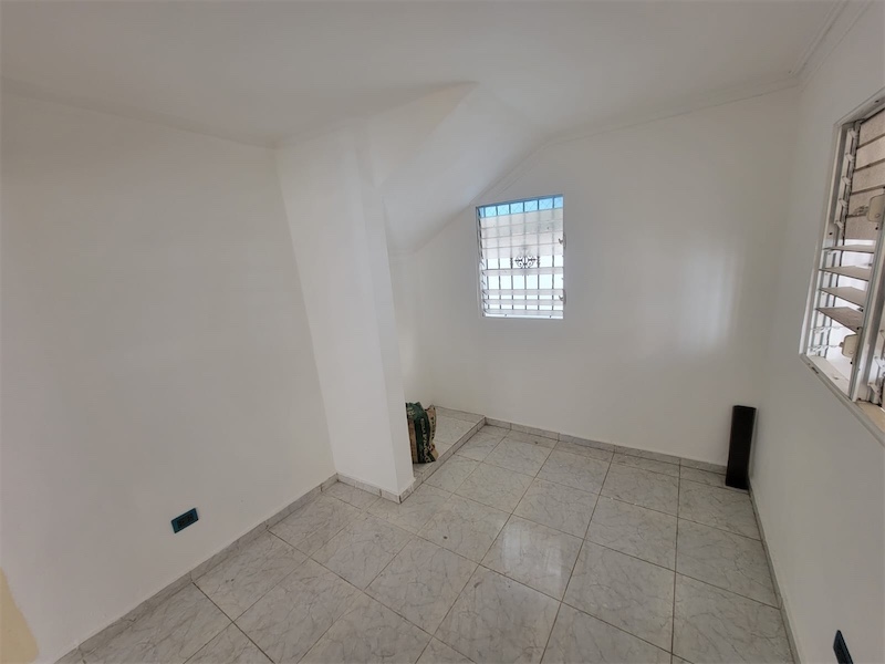 casas - Venta de casa de 250mts en Alma Rosa 2 Santo Domingo este 