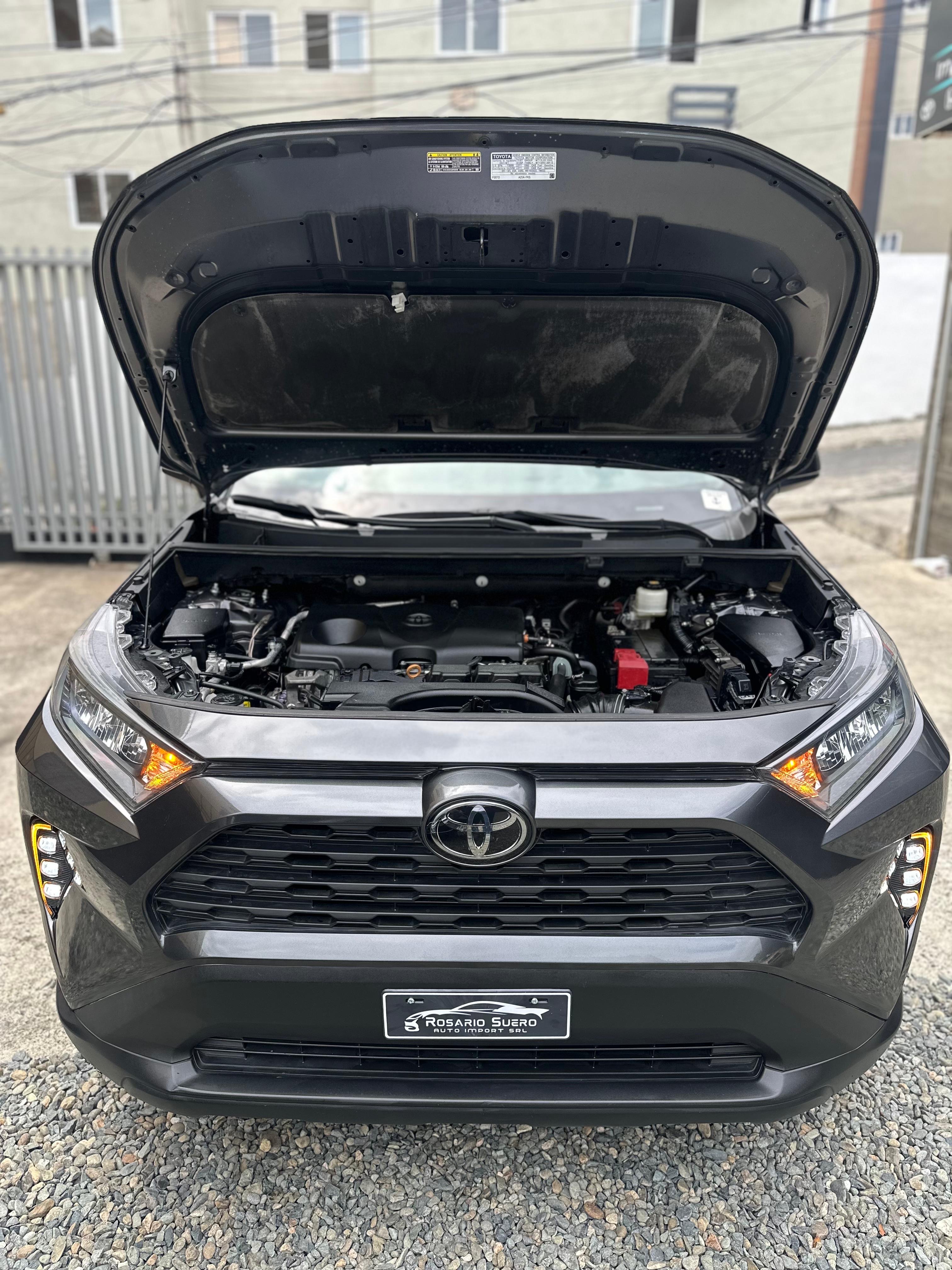 jeepetas y camionetas - SE VENDE TOYOTA RAV4 2021 LE recien importada🇺🇸 9