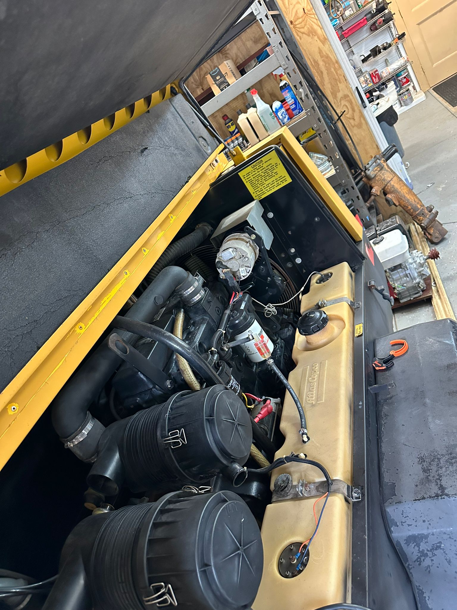 equipos profesionales - COMPRESOR ATLAS COPCO 185 CFM 809-486-2587 1