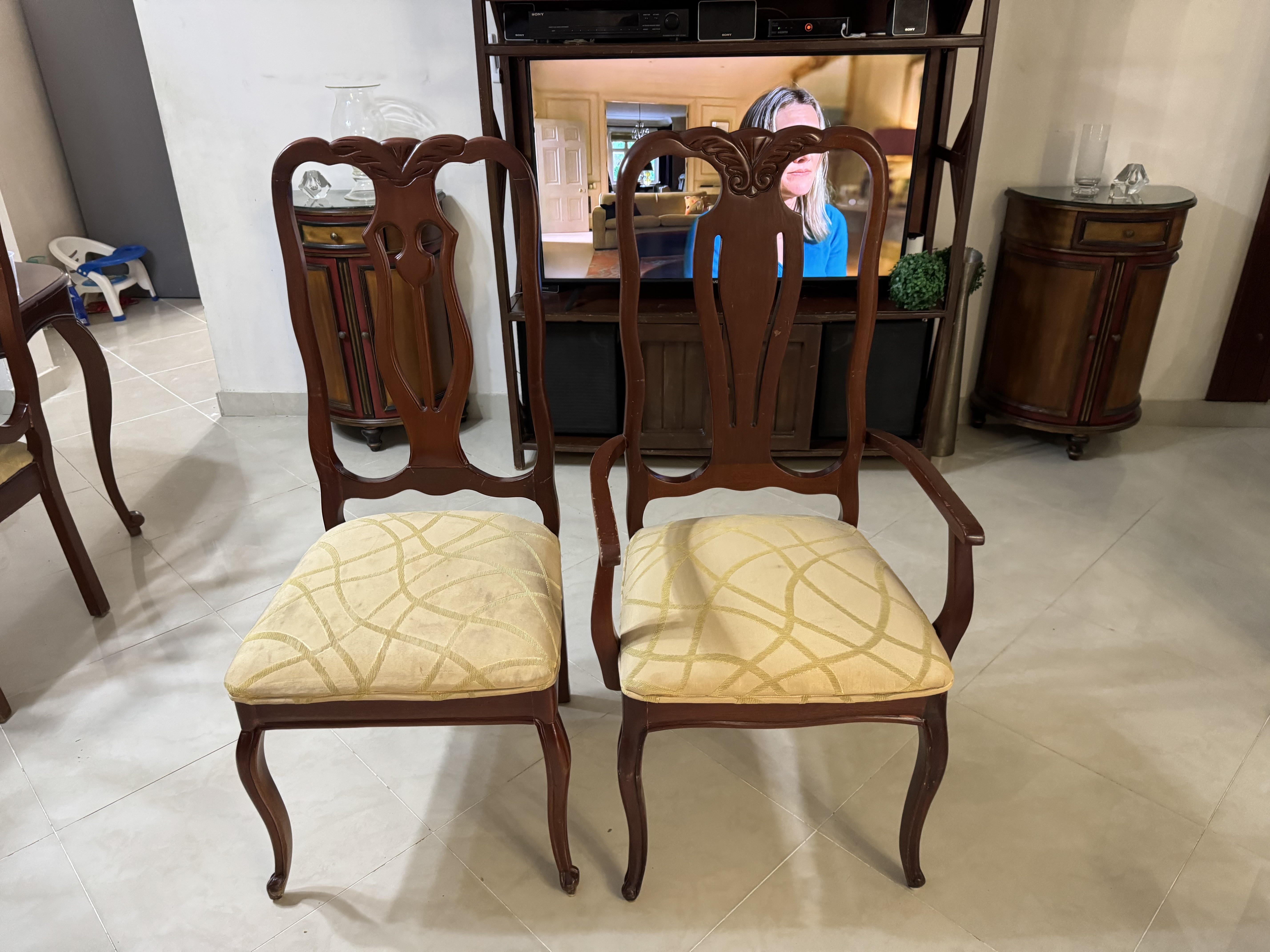 muebles y colchones - Comedor en Caoba 