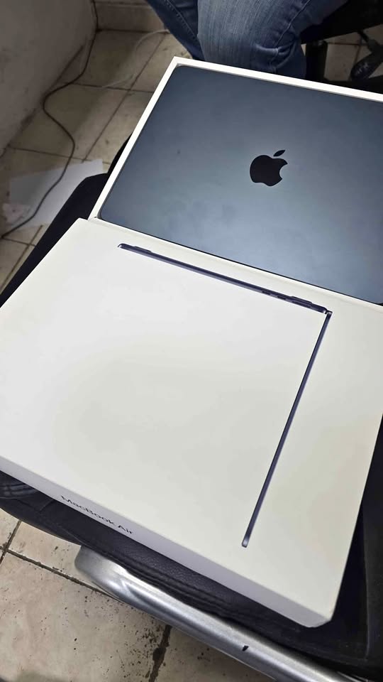 computadoras y laptops - MacBook Air M3 13 512GB 16GB RAM