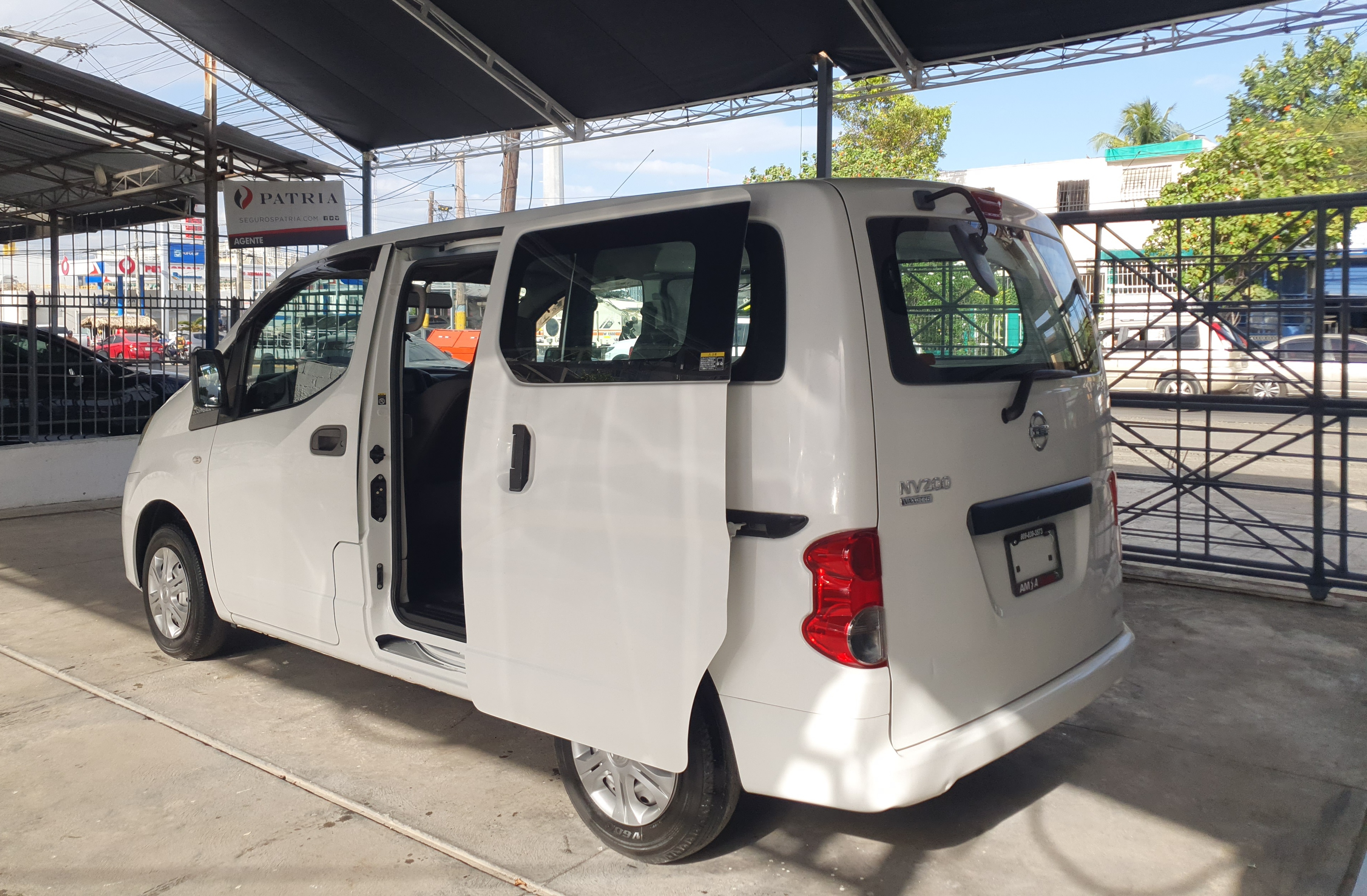 camiones y vehiculos pesados - **NISSAN NV200 2018 SIN USO EN EL PAIS** 9
