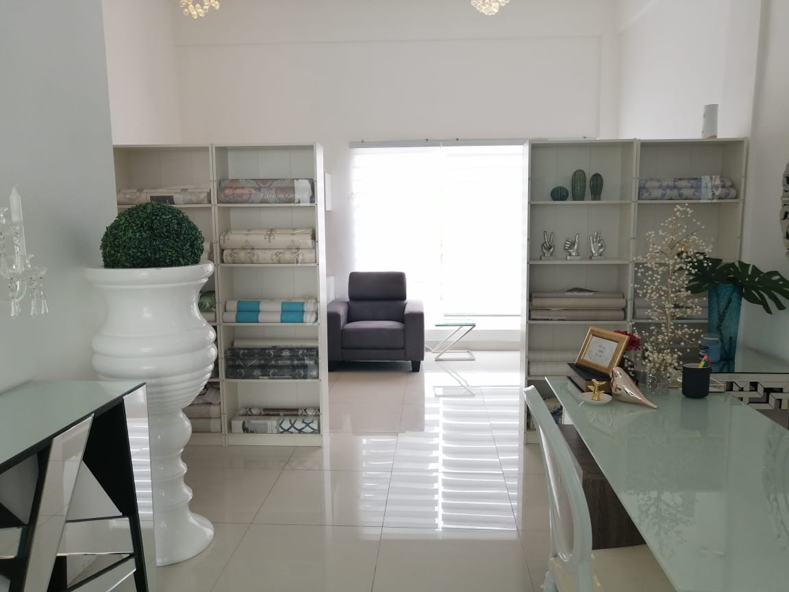 oficinas y locales comerciales - LOCAL COMERCIAL en MODERNA PLAZA DR.DEFILLO 2
