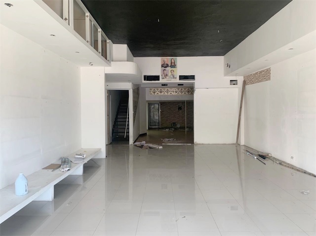 oficinas y locales comerciales - Locla céntrico y amplio  1