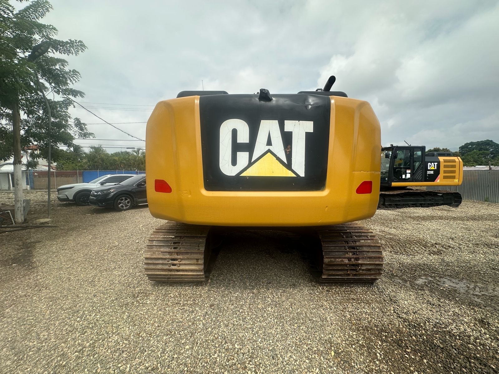 camiones y vehiculos pesados - 2013 Cat 320EL
 4