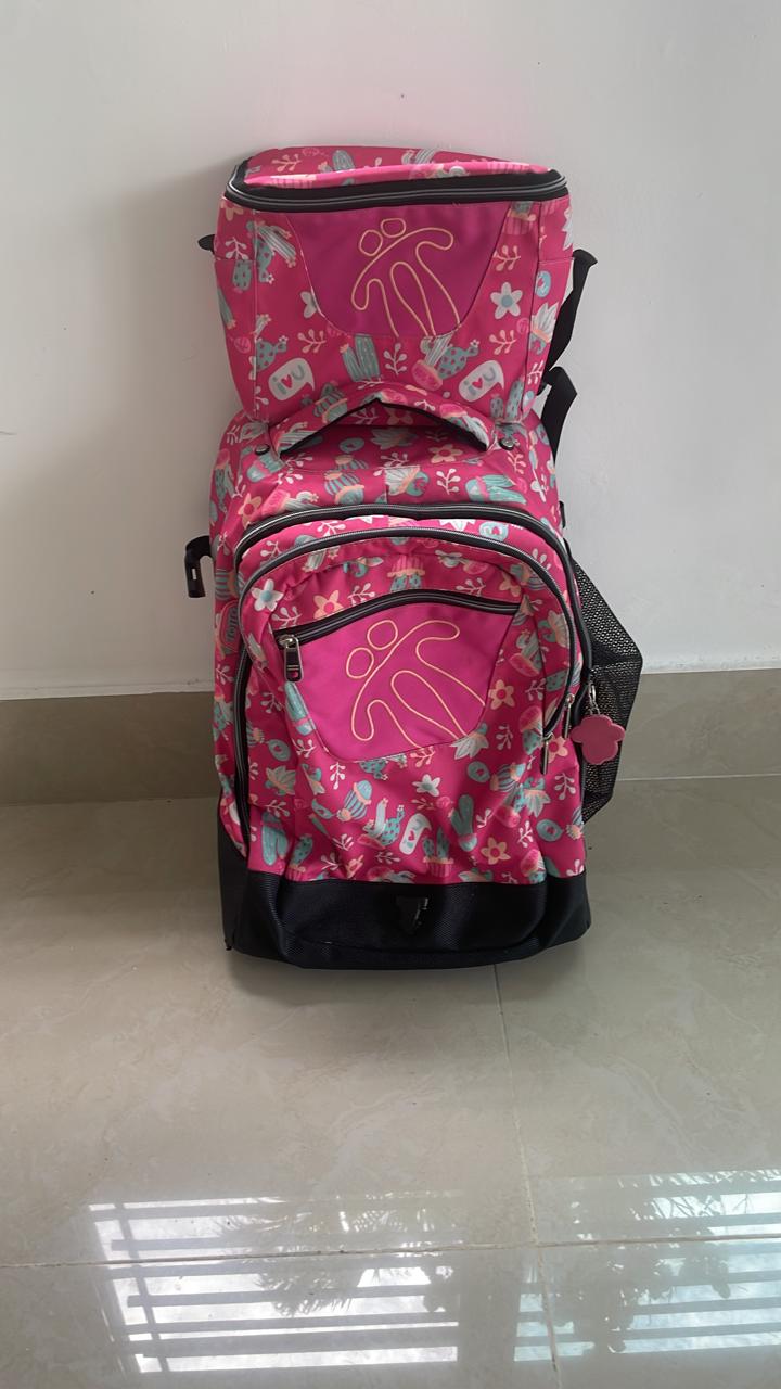 carteras y maletas - MOCHILA GRANDE + LONCHERA TOTTO