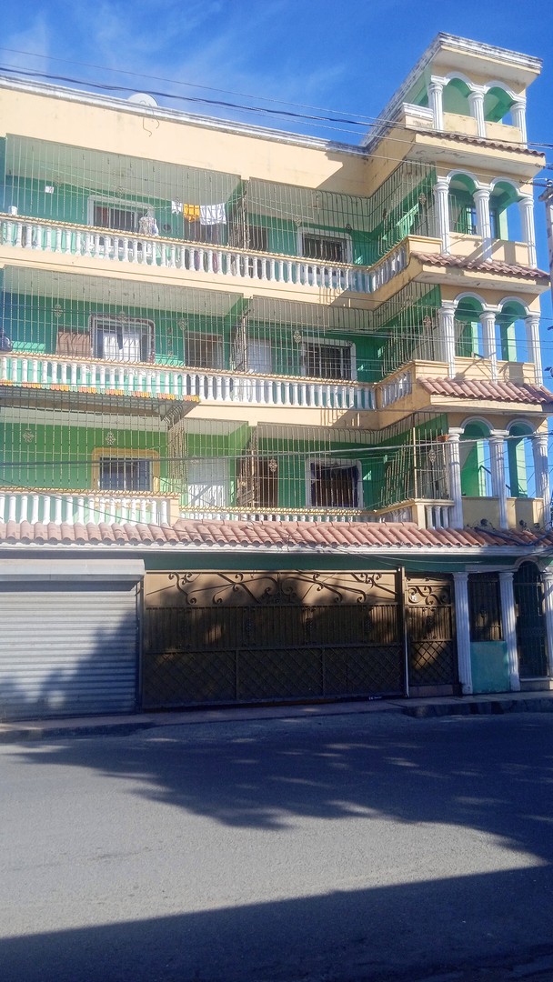 otros inmuebles - Vendo edificio en Los Frailes Santo Domingo  Este, Ideal para inversión 0