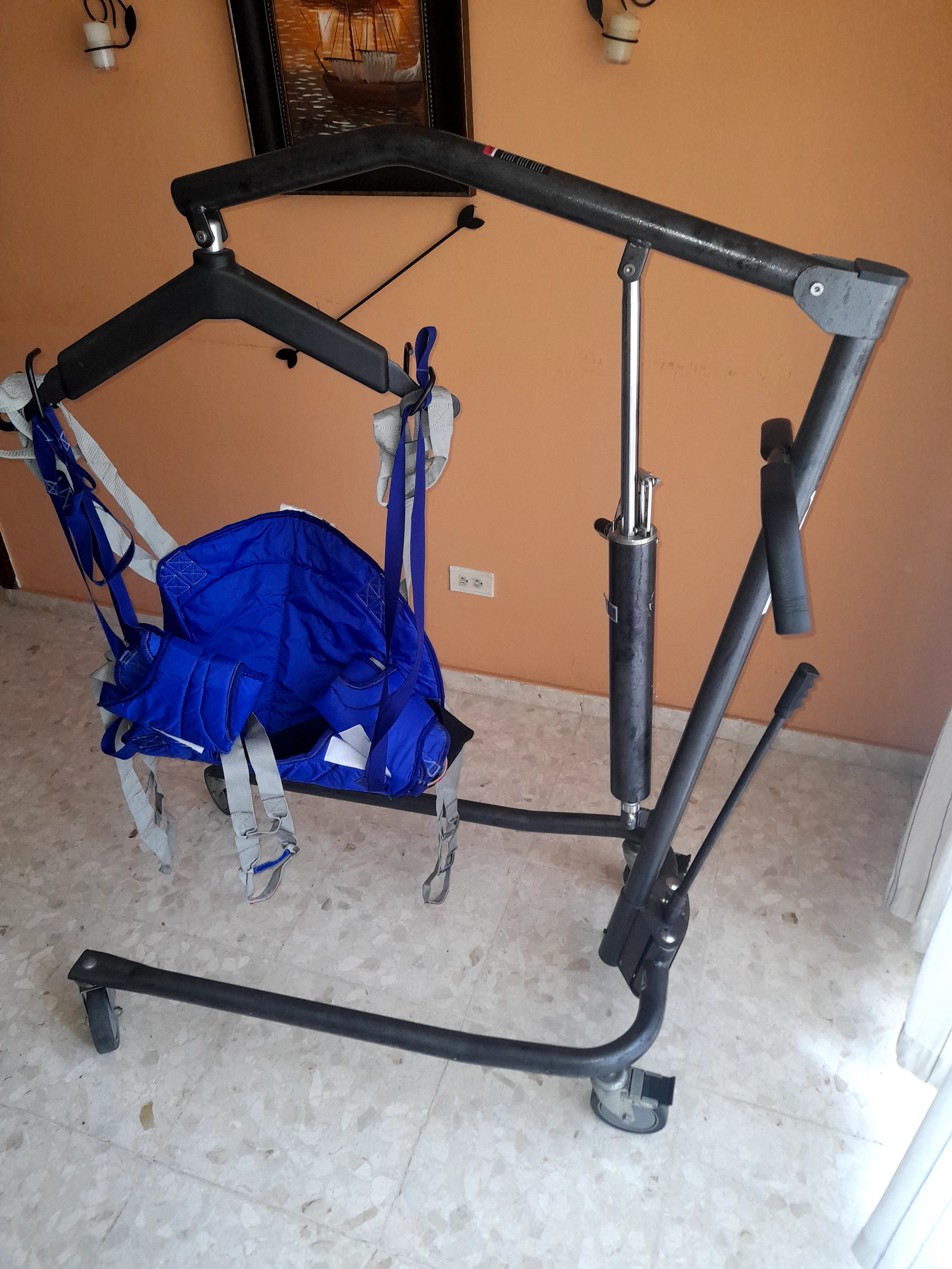 equipos profesionales - Grua hidráulica para movilizar paciente 