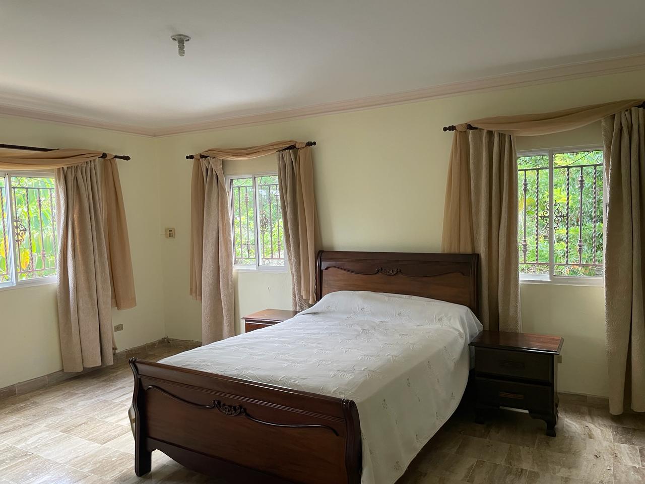 casas - Vendo casa en  Arroyo Hondo lll 4