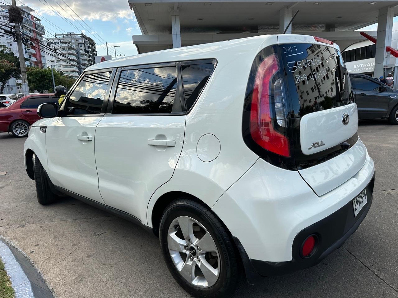 carros - Kia soul 2017 Como nuevo (120mil millas)  2