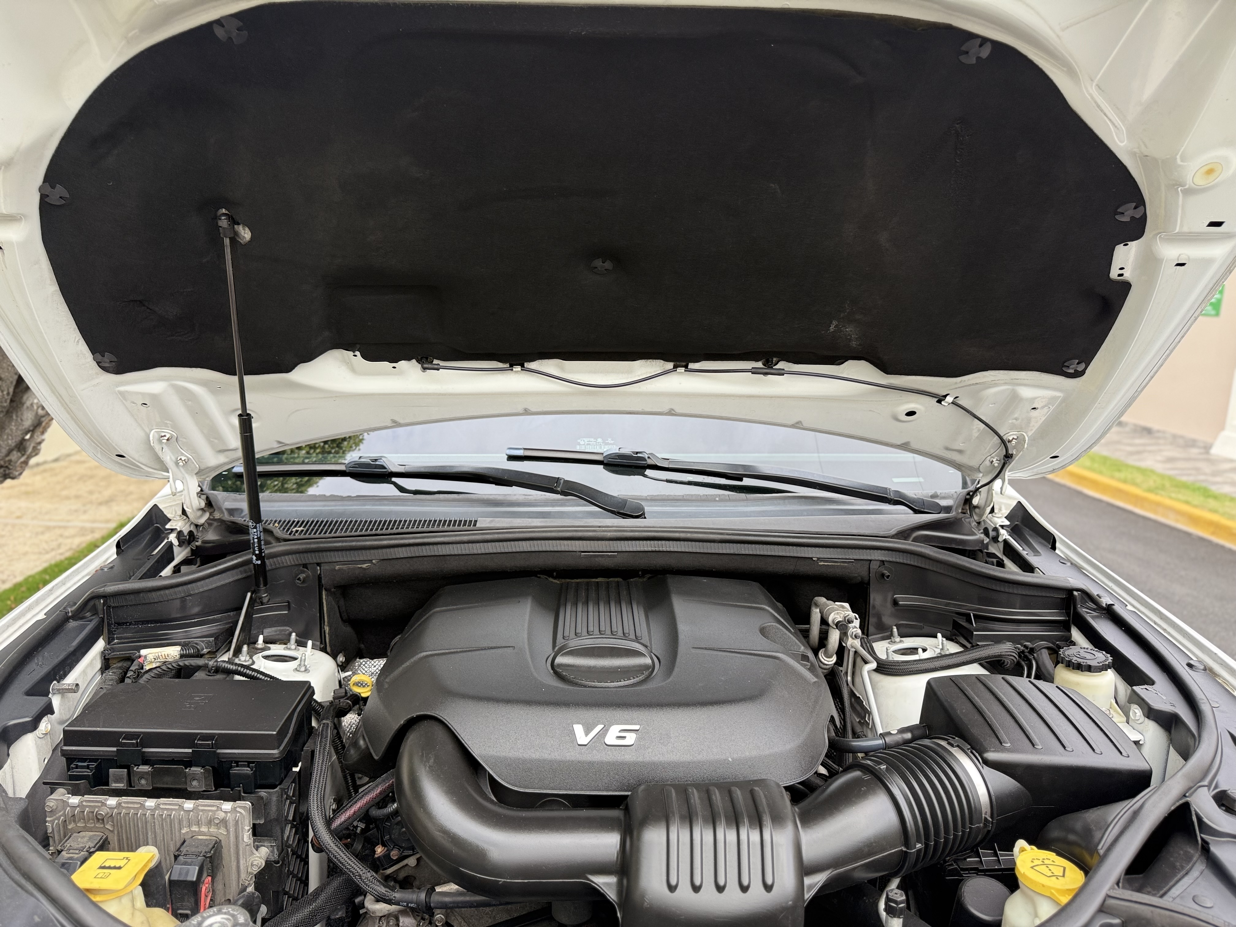jeepetas y camionetas - Jeep Grand Cherokee Limited 2014 4x4 $895,000 7