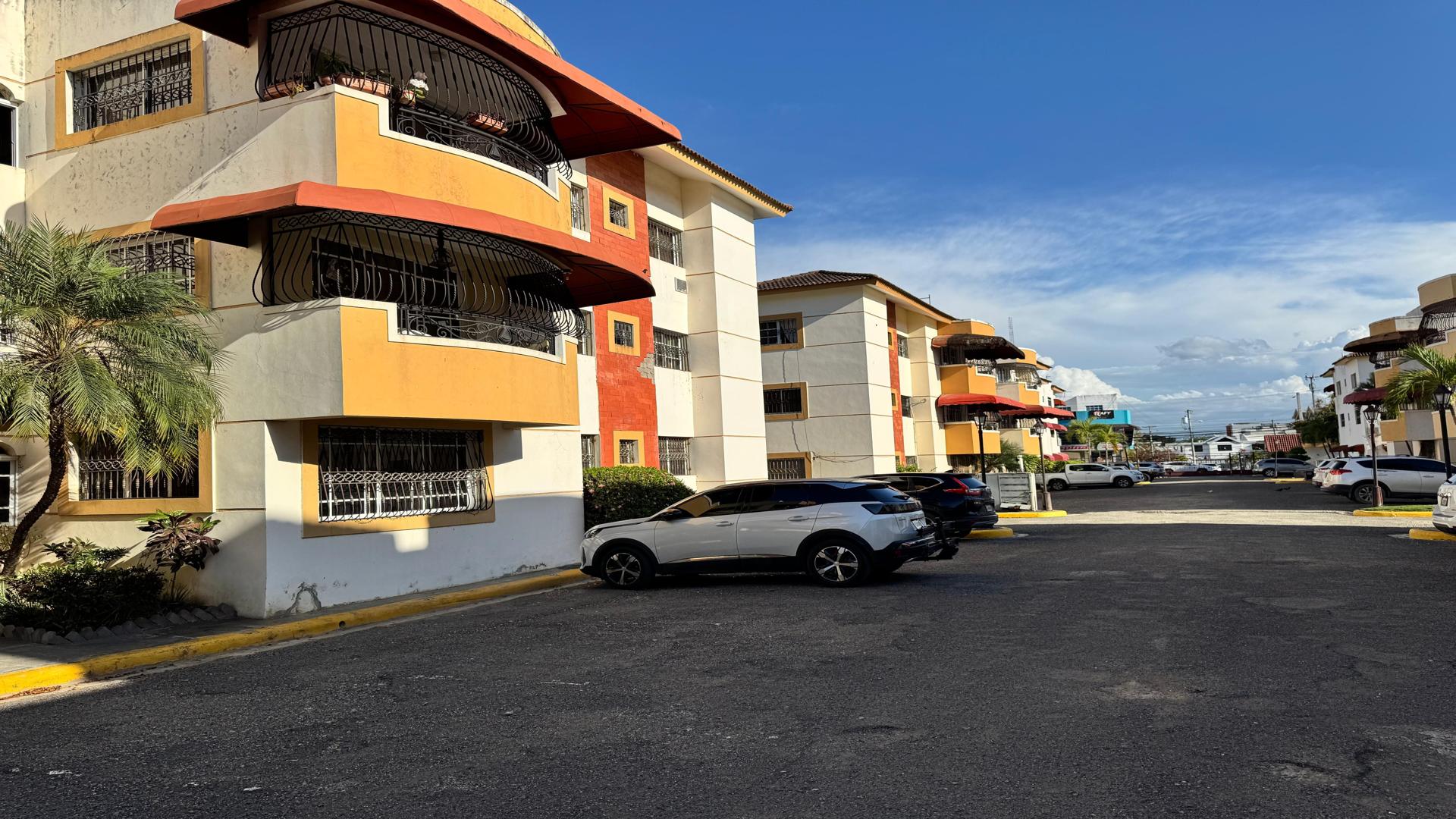 apartamentos - APARTAMENTO EN RENTA 2DO NIVEL EN DON PEDRO SANTIAGO