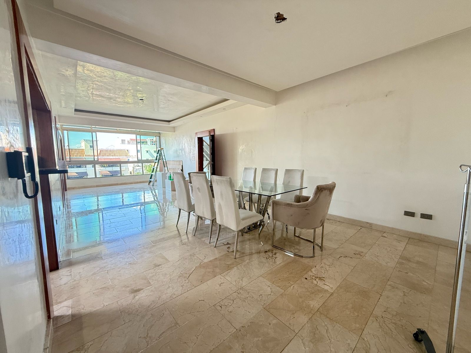 apartamentos - Alquiló renacimiento piso 5 vacío tres hab con su  3
