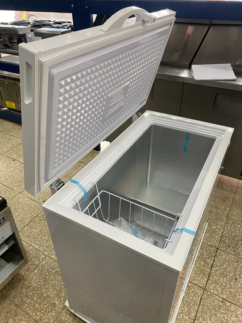 equipos profesionales - Freezer de 5 Pies Cubico  1