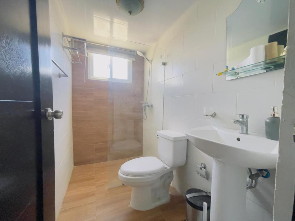apartamentos - Se alquila y se vende   Apartamento Amueblado  ubicado en la Ave. Charles  8