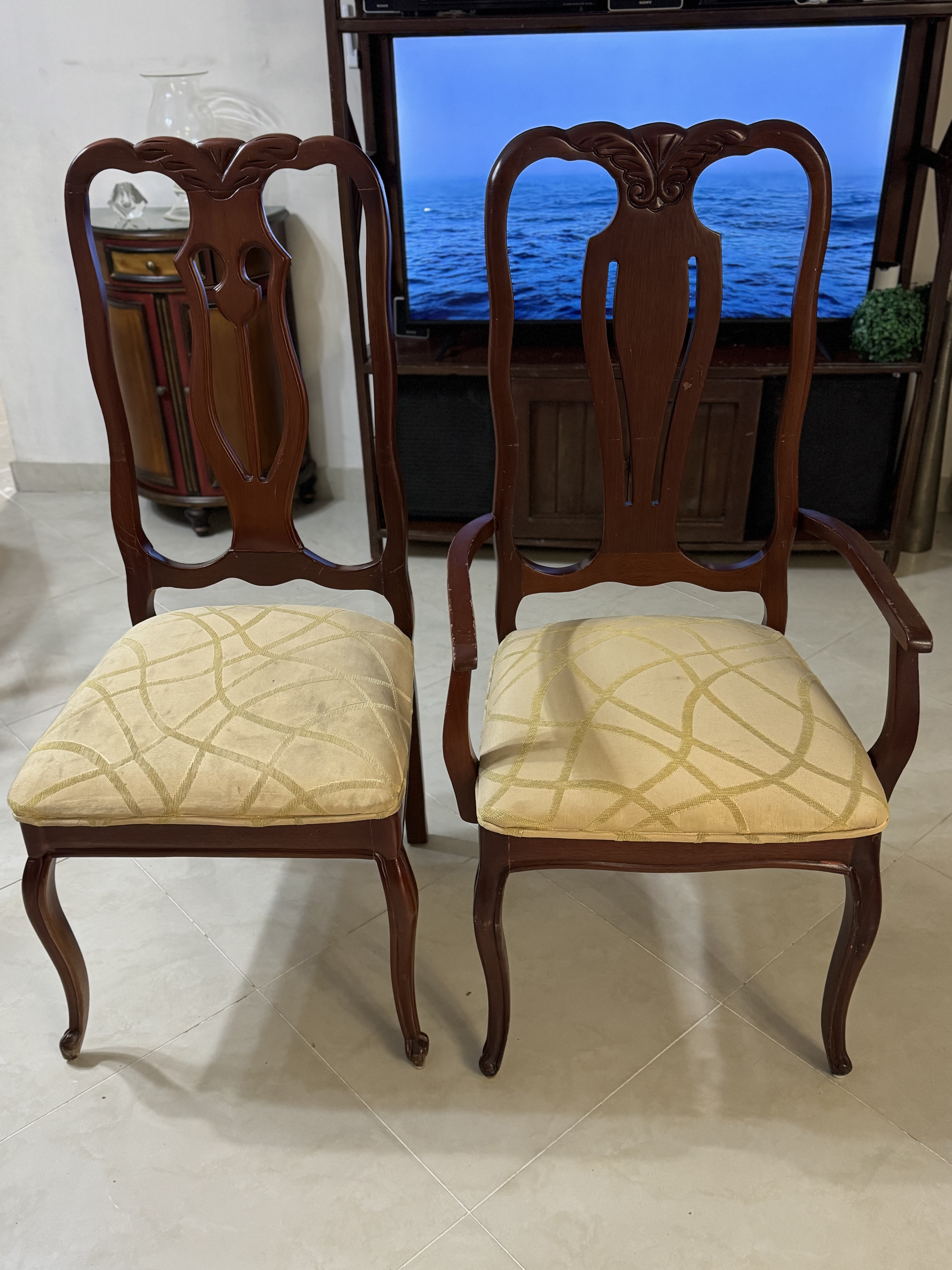 muebles y colchones - Comedor en Caoba  1