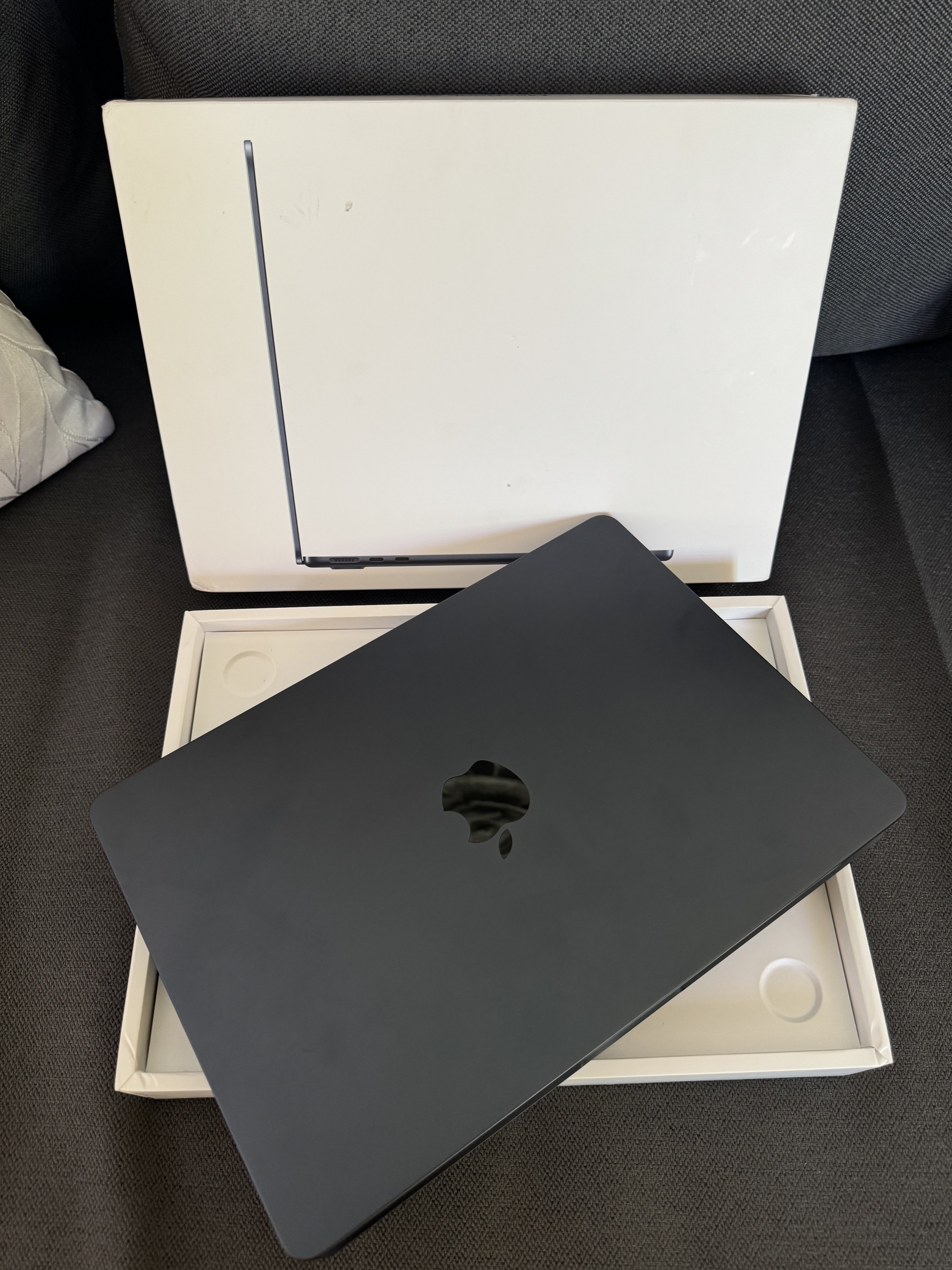 computadoras y laptops - MacBook m2 air de 16/256ssd de 13.4 año2022  0