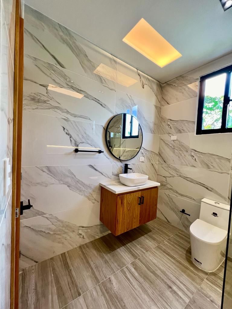casas - CASA EN VENTA EN SANTIAGO DE LOS CABALLEROS EN RESIDENCIAL CERRADO  5
