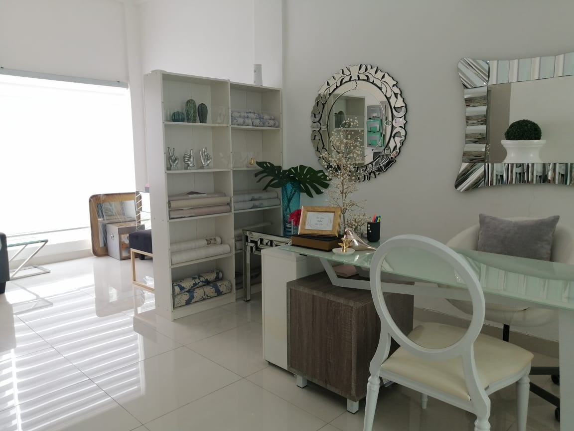 oficinas y locales comerciales - LOCAL COMERCIAL en MODERNA PLAZA DR.DEFILLO 3