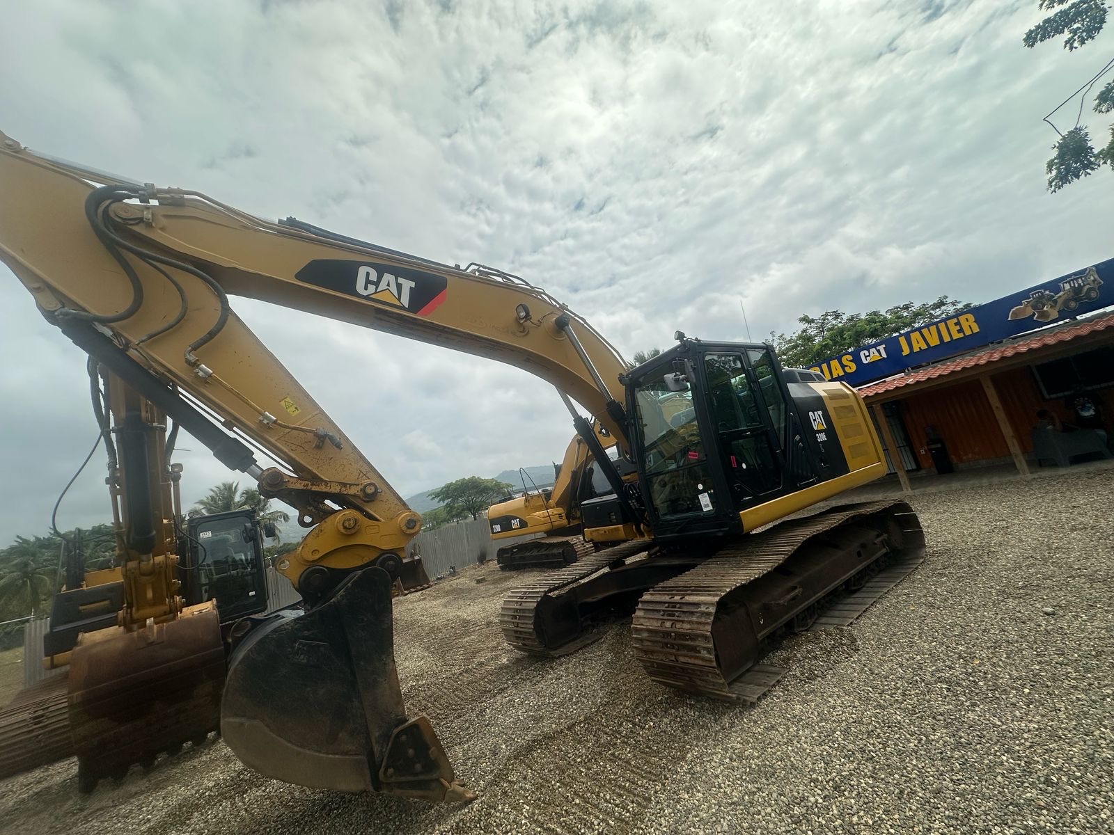 camiones y vehiculos pesados - 2013 Cat 320EL
 5