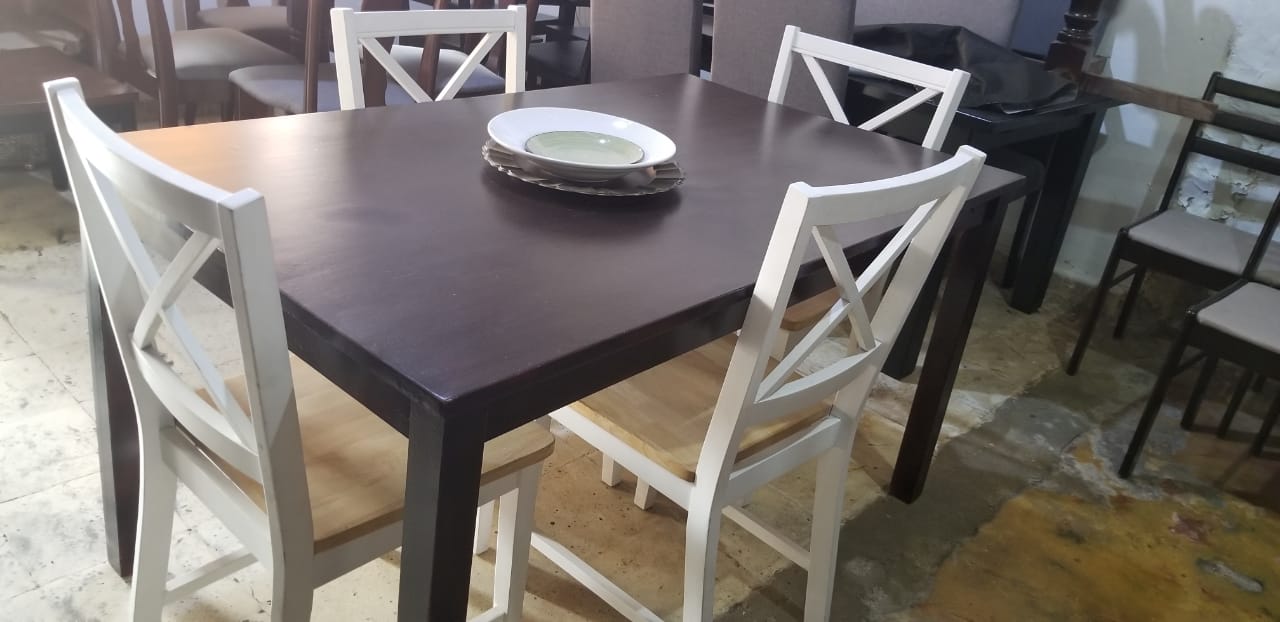 muebles y colchones - comedor 4 sillas importados ni roto ni flojo bien de pintura 