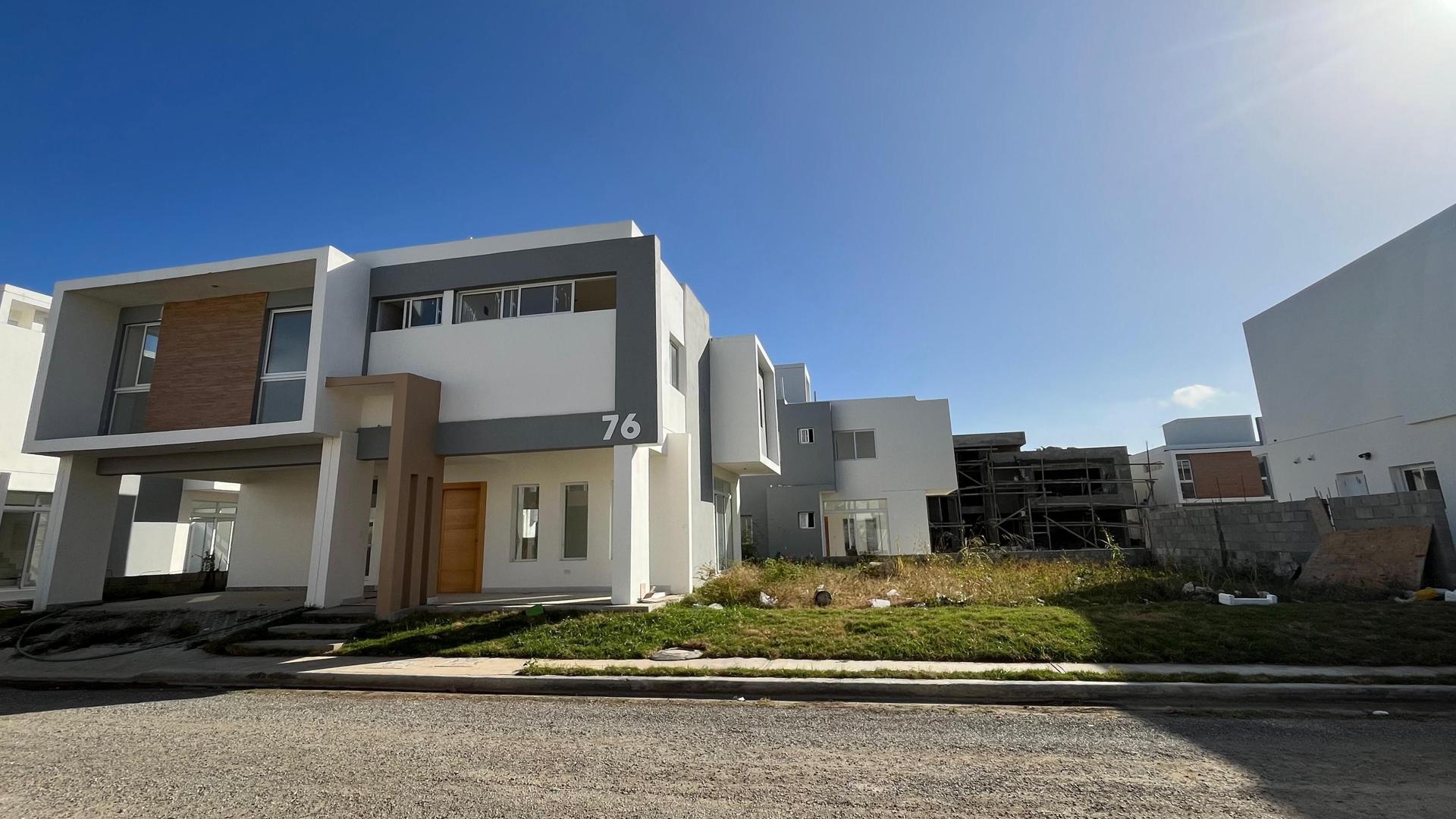 casas - IMPRESIONANTE CASA DE 2 NIVELES NUEVA EN MADRE VEIJA SUR SC RD 2