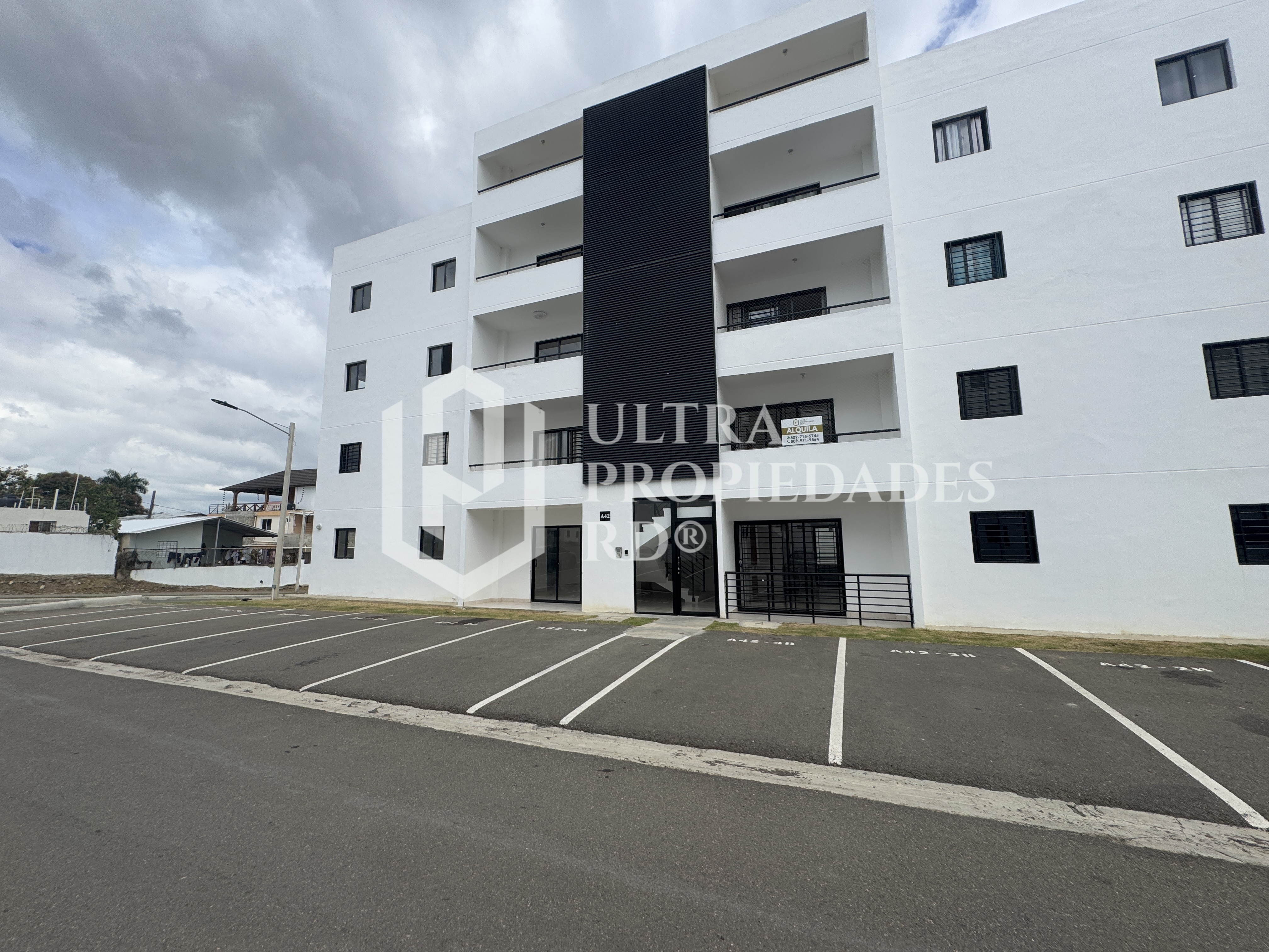 apartamentos - APARTAMENTO EN VENTA PRIMER NIVEL CON PATIO 0