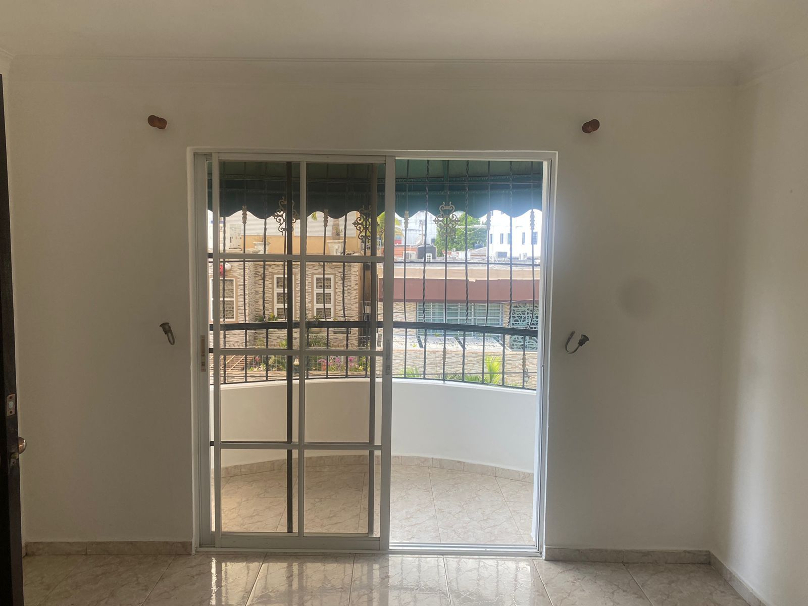 apartamentos - Venta de Apartamento en Vista Hermosa  2