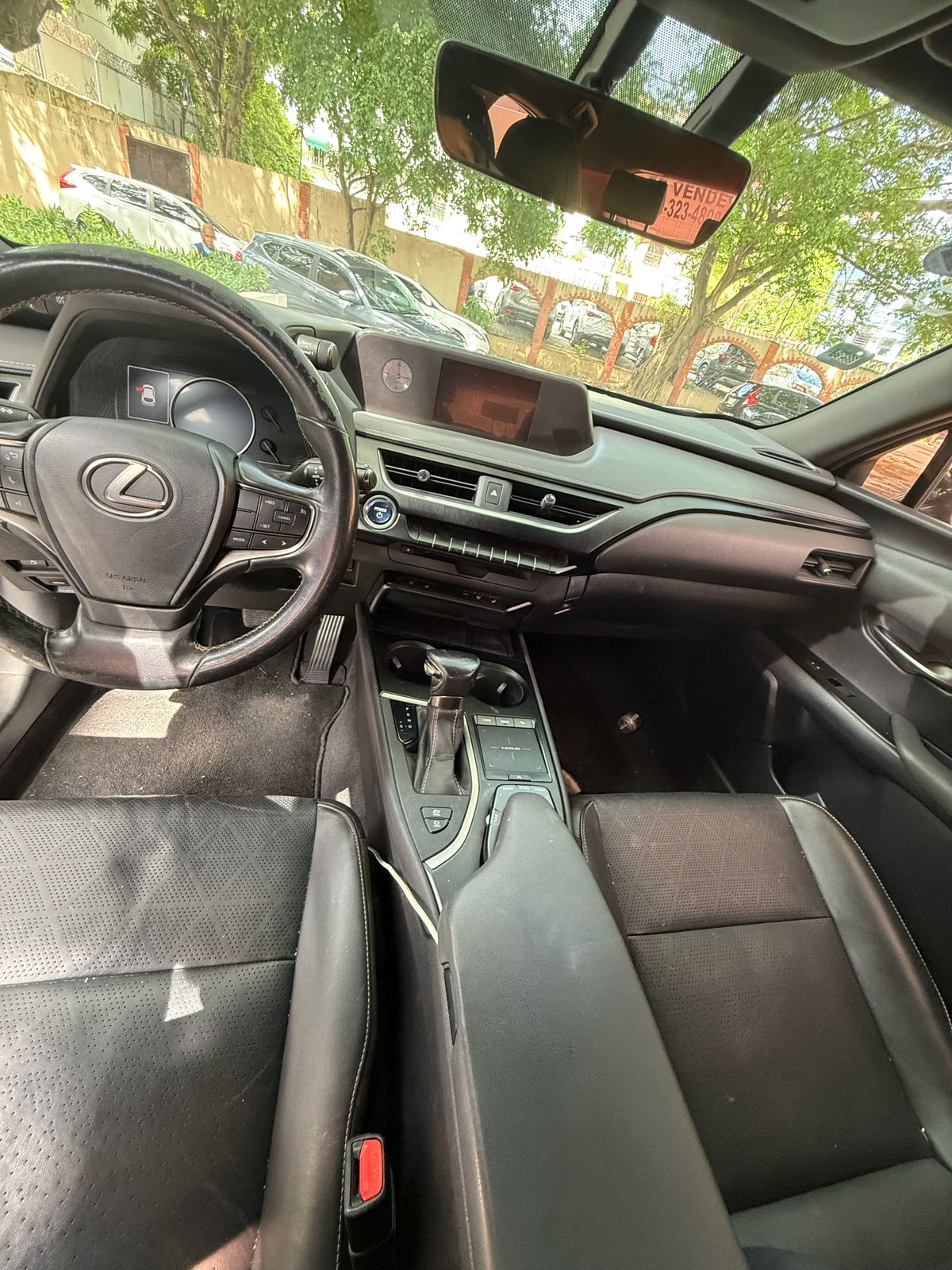 jeepetas y camionetas - Vendo de Oportunidad Lexus UX250H Sport de la Delt 4