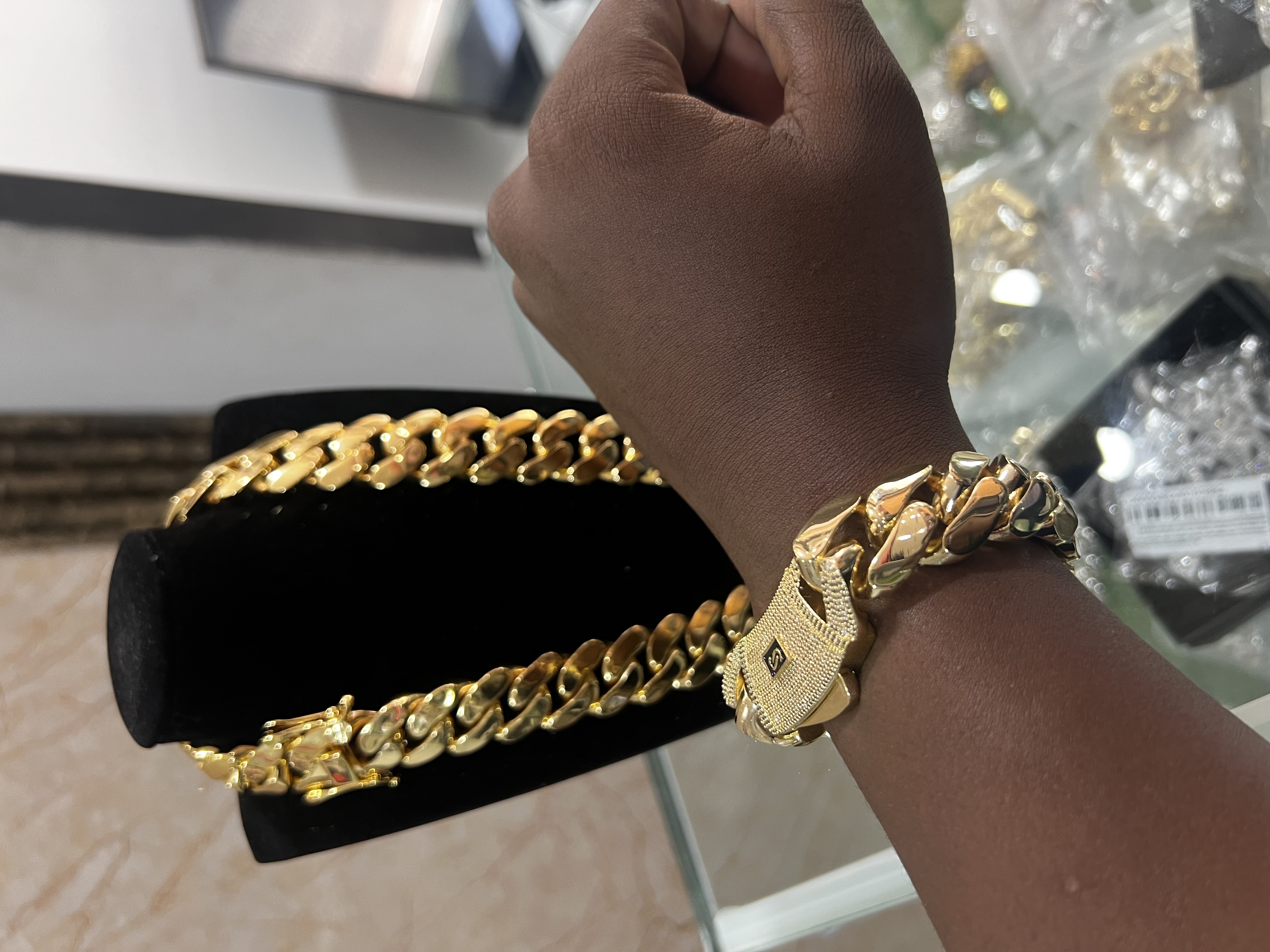 joyas, relojes y accesorios - Guillo Mónaco material brass 3