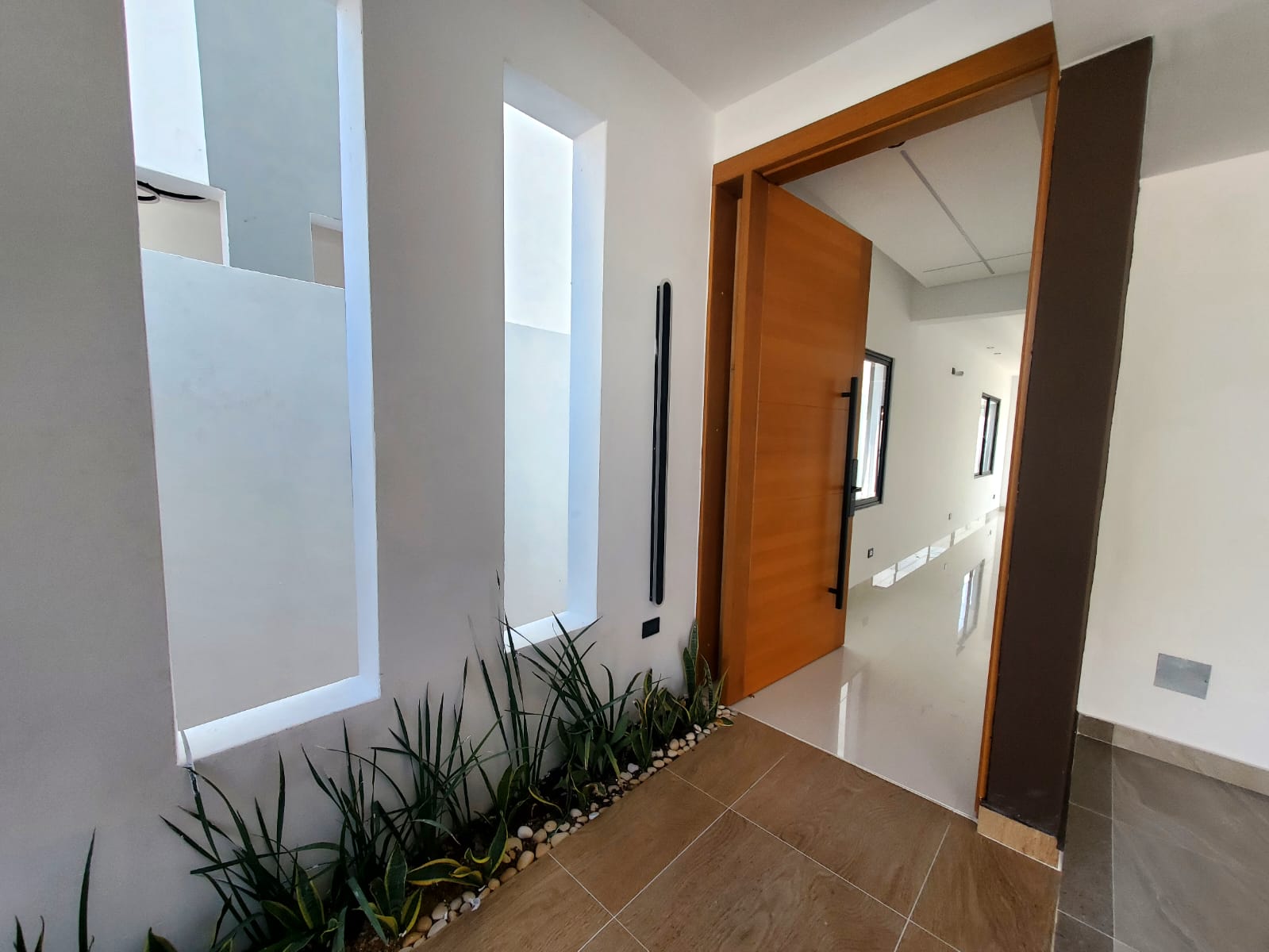 casas - Casa con marquesina para 4 vehículos  3