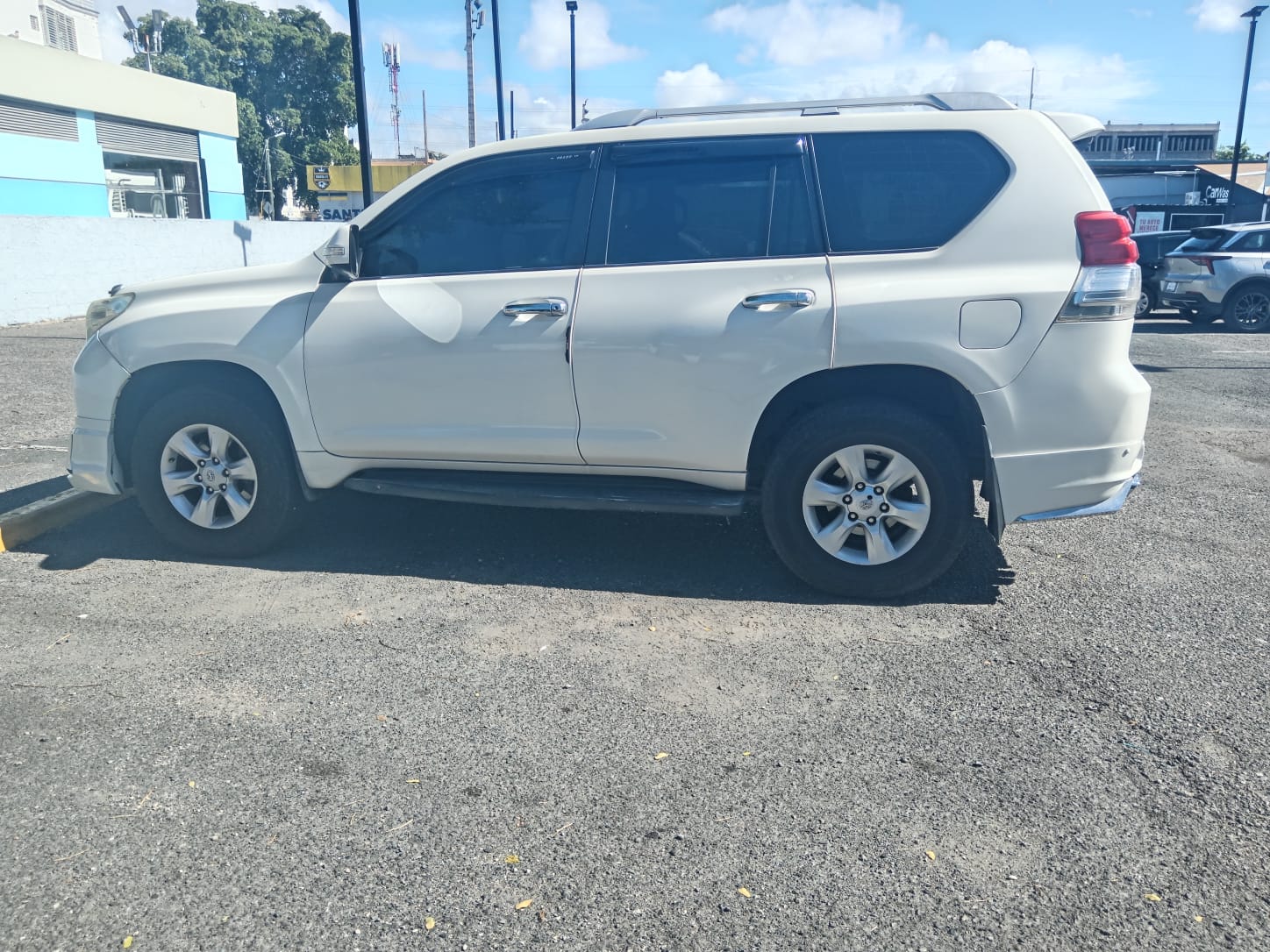 jeepetas y camionetas - Toyota prado 2011  4