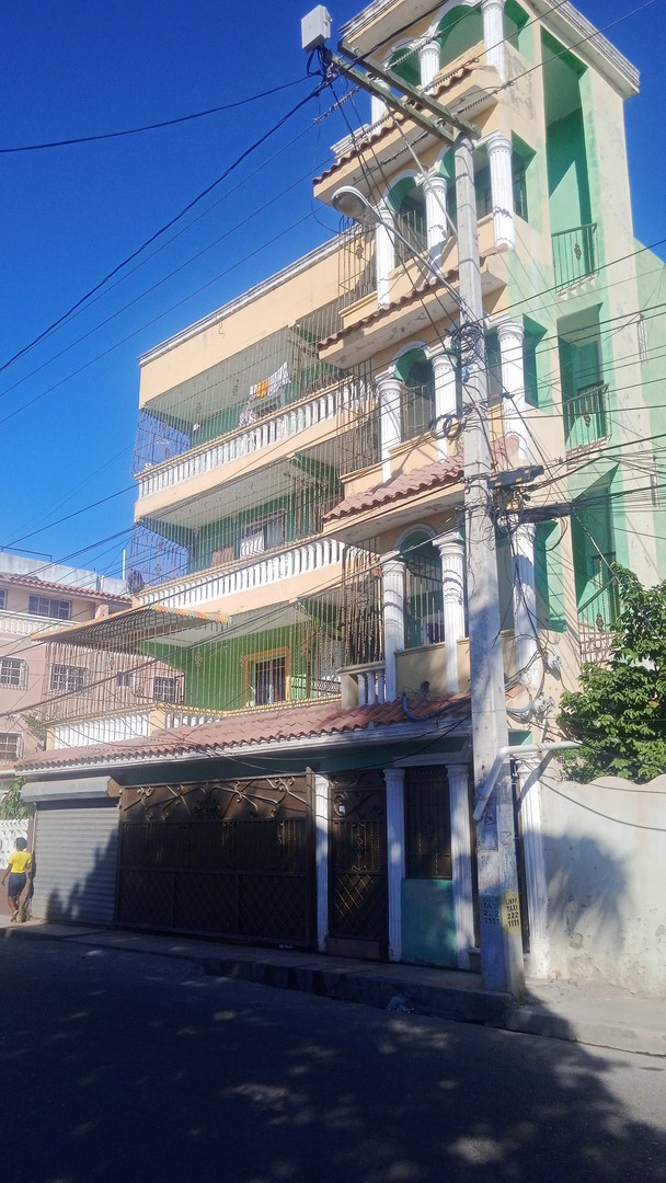 otros inmuebles - Vendo edificio en Los Frailes Santo Domingo  Este, Ideal para inversión 1