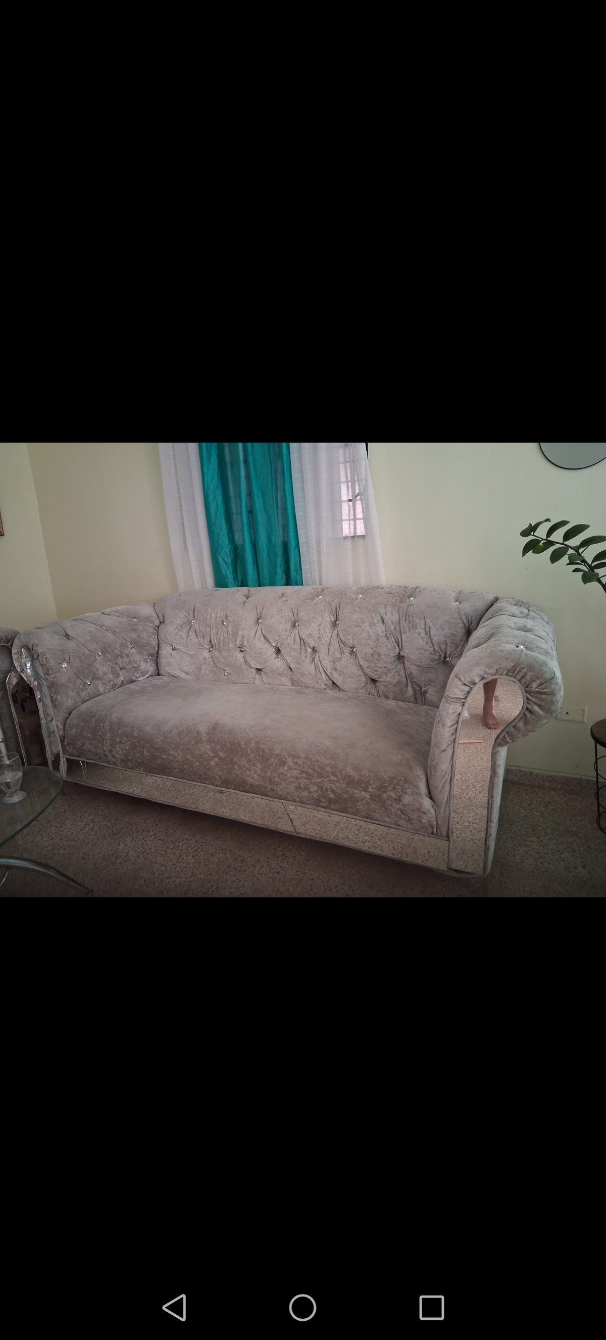 muebles y colchones - Sofa de 3 y de 2 tapizado color gris plateado.