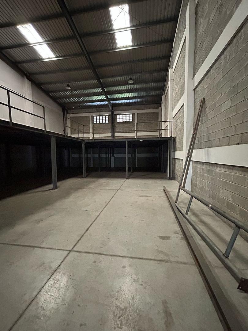 oficinas y locales comerciales - Alquilo Nave industrial  6