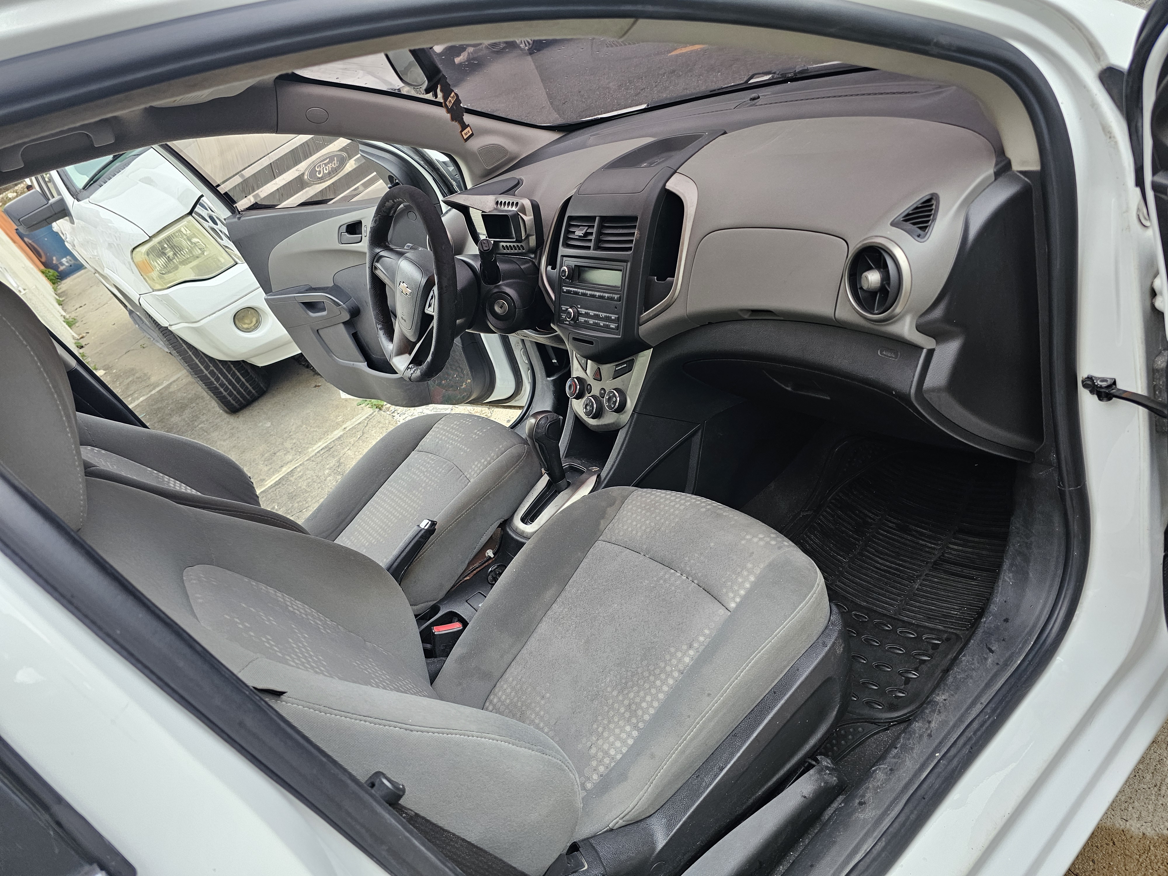 carros - Chevrolet Sonic 2016 1
