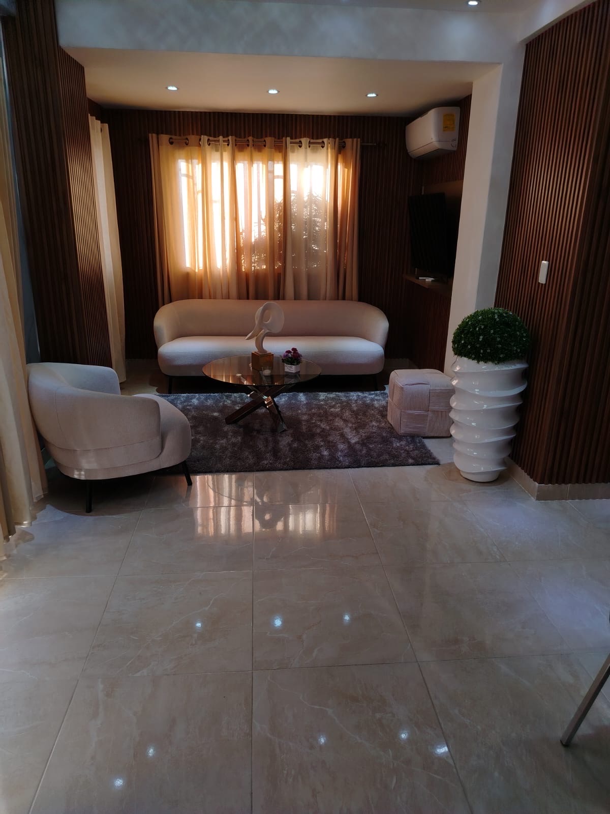 apartamentos - venta de apartamento 2da con terraza en la autopista de san Isidro 2 parque la  1